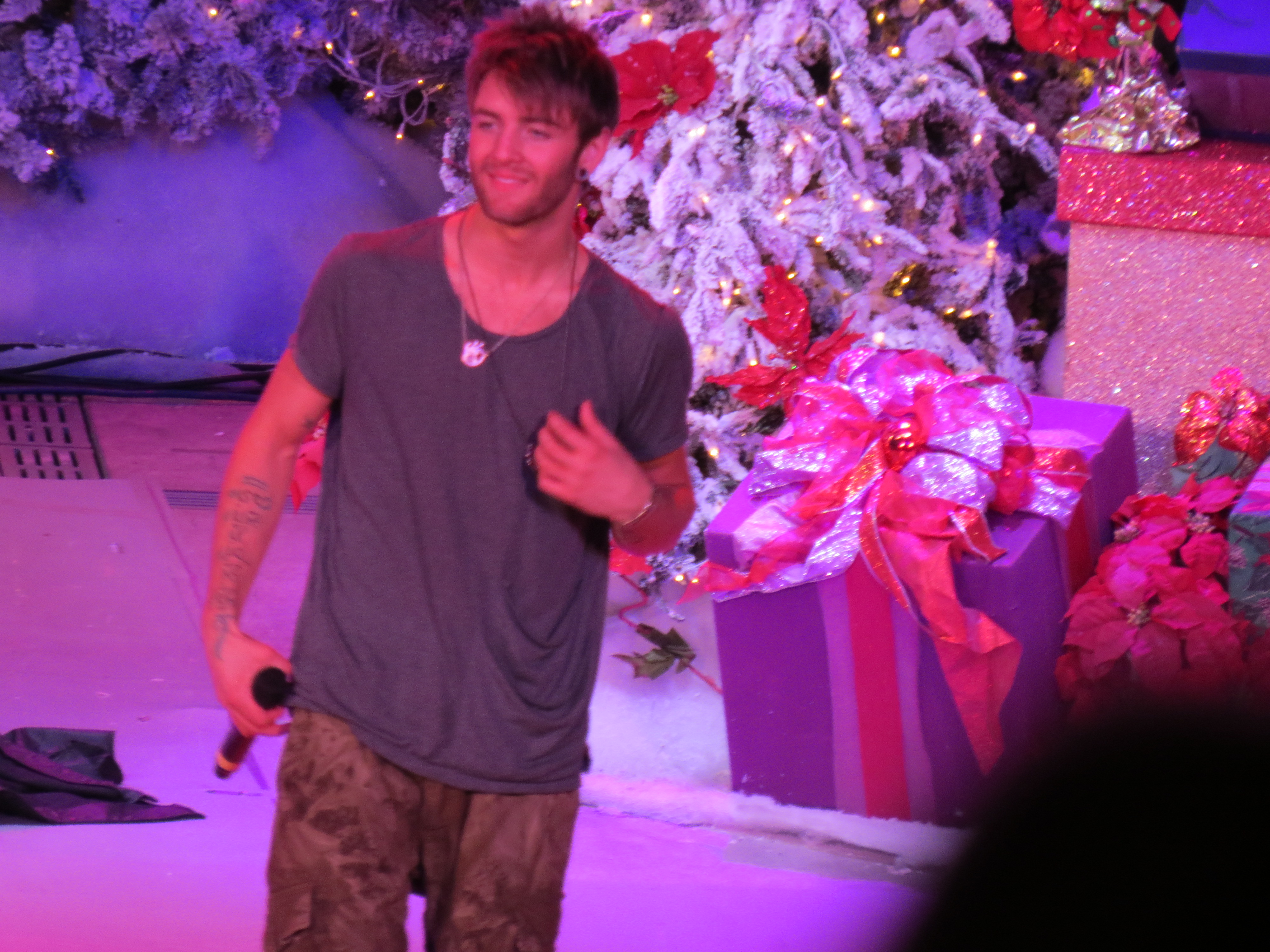 Exclusive: CelebSecrets4U Attends the ‘Rock The Red Kettle’ Concert! (@SalvationArmyUS)