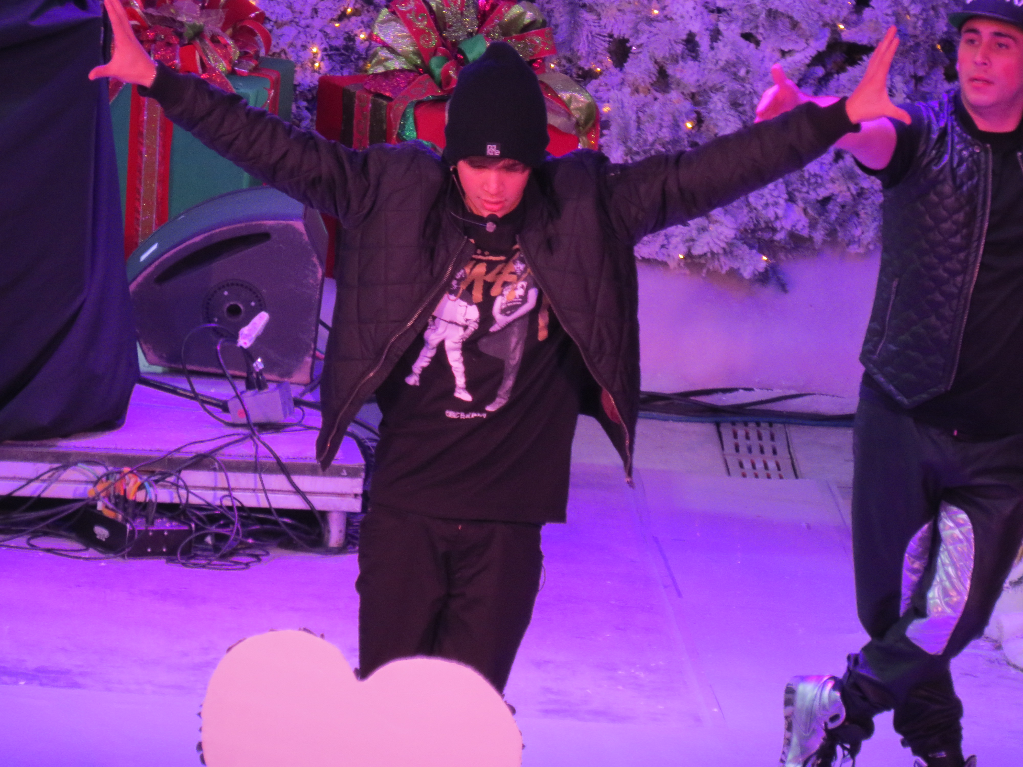 Exclusive: CelebSecrets4U Attends the ‘Rock The Red Kettle’ Concert! (@SalvationArmyUS)