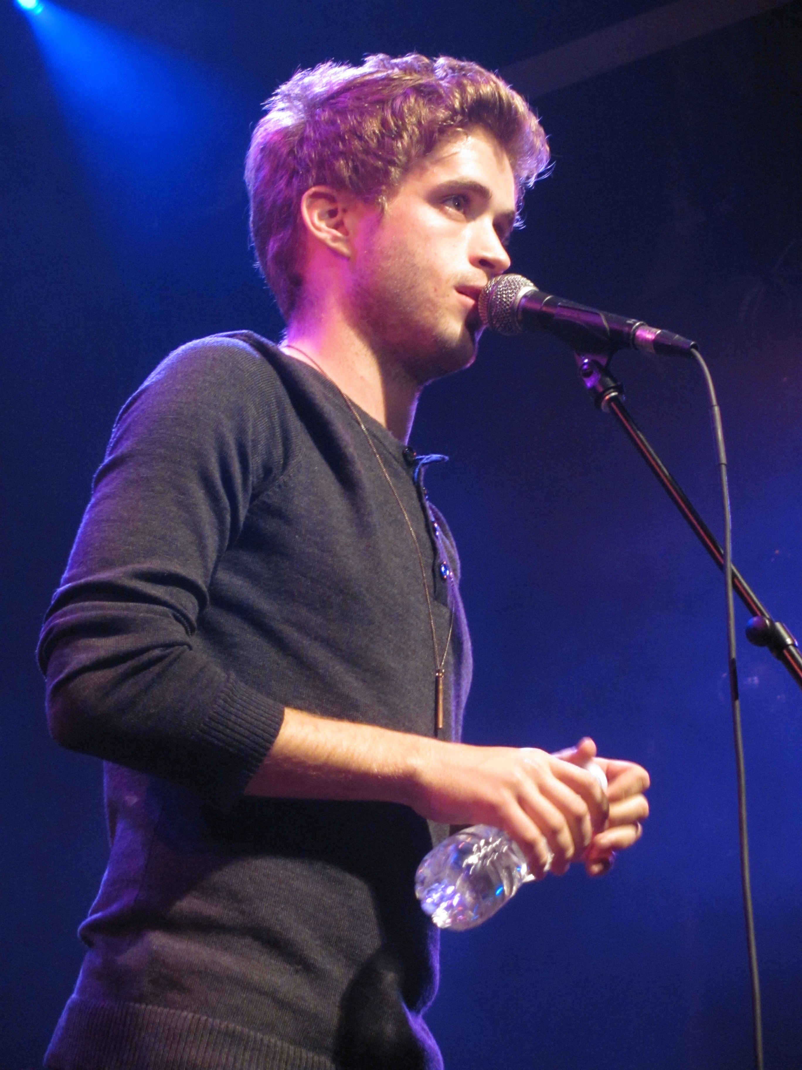 Music Monday: TWLOHA’S ‘Heavy and Light Show’ in LA (@TWLOHA)