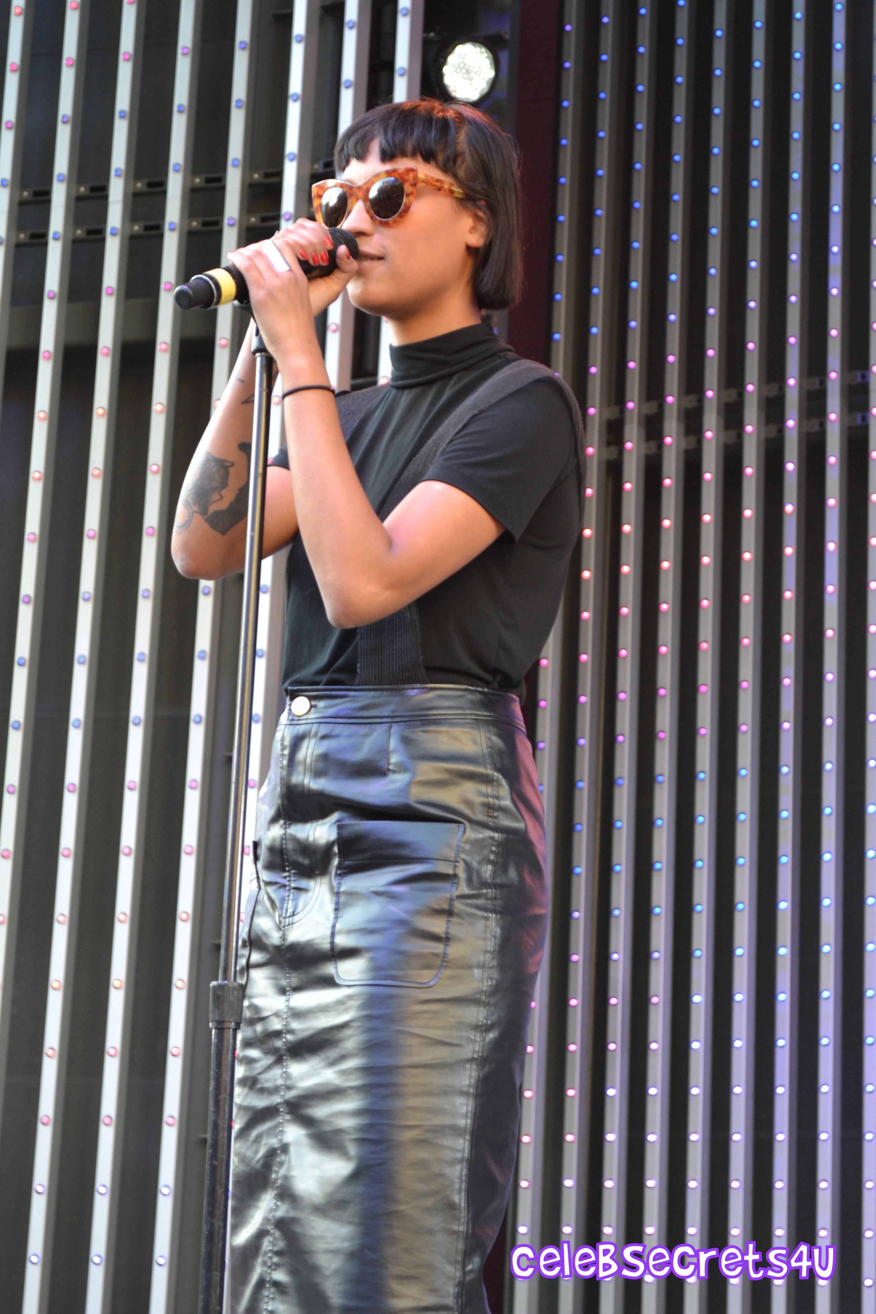 Icona Pop: Universal CityWalk Performance (@IconaPop @CityWalkLA)