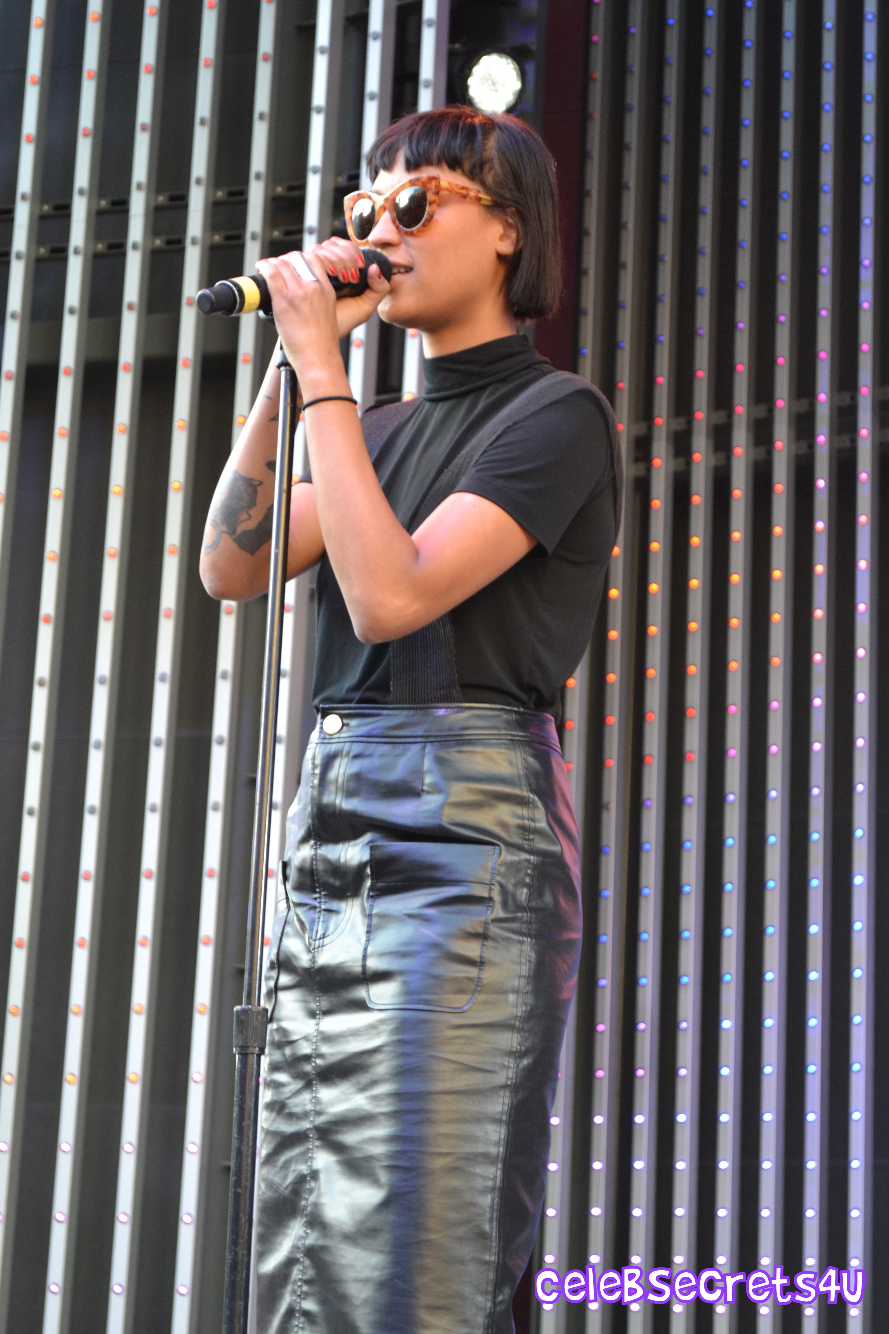 Icona Pop: Universal CityWalk Performance (@IconaPop @CityWalkLA)