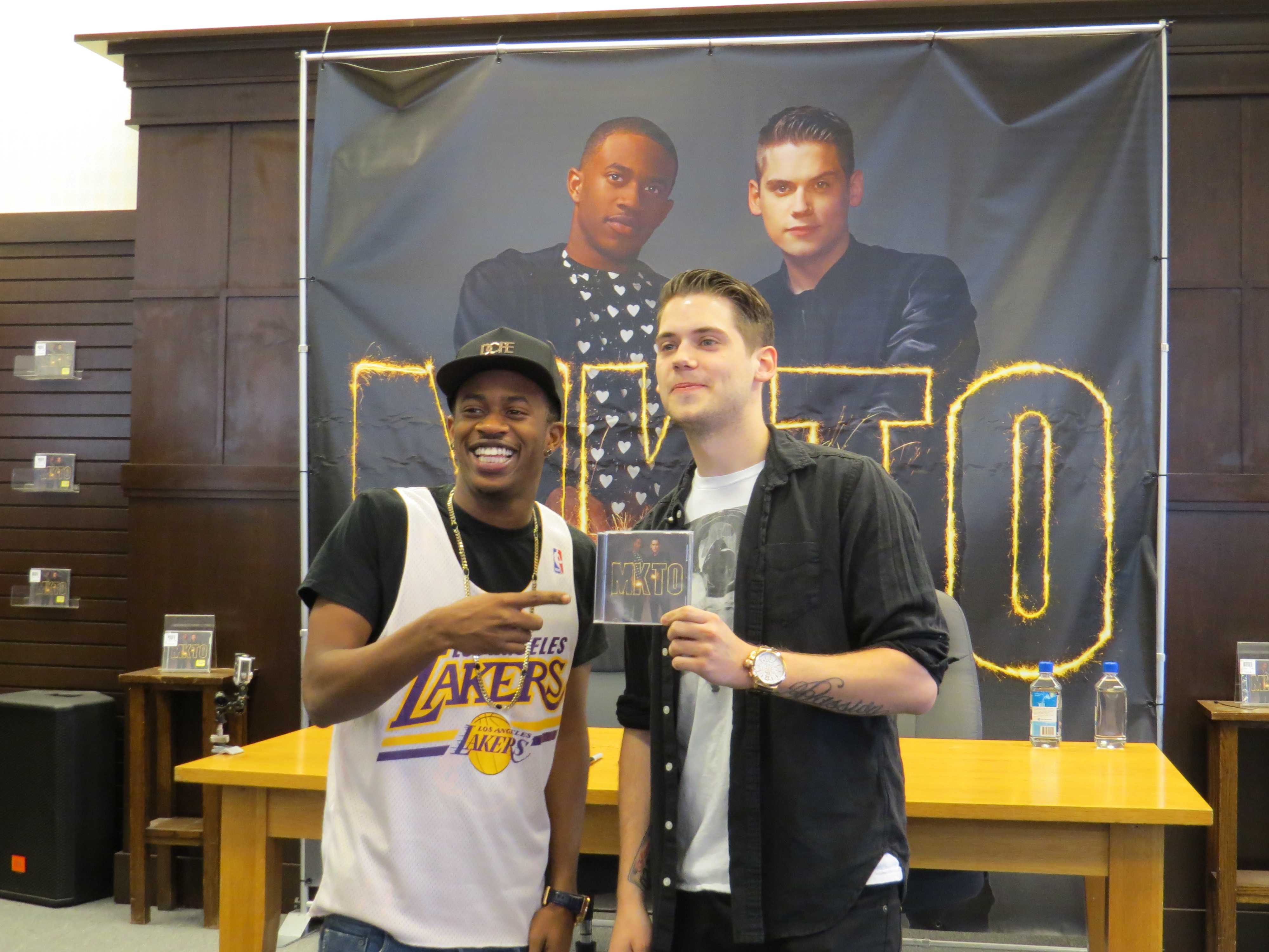 MKTO: Barnes and Noble Signing at The Grove! (@WeAreMKTO @FollowOller @therealmalcolm)
