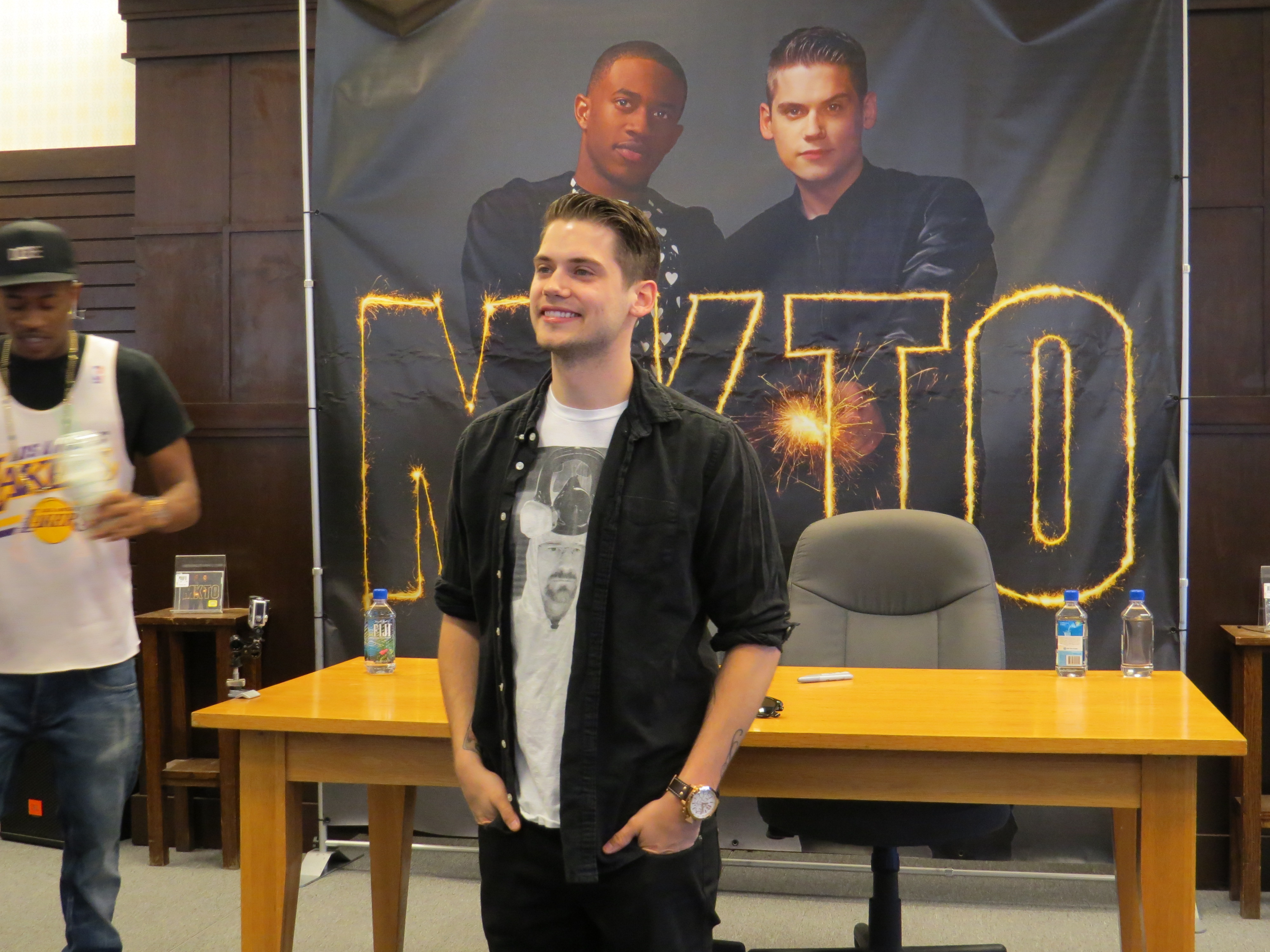 MKTO: Barnes and Noble Signing at The Grove! (@WeAreMKTO @FollowOller @therealmalcolm)
