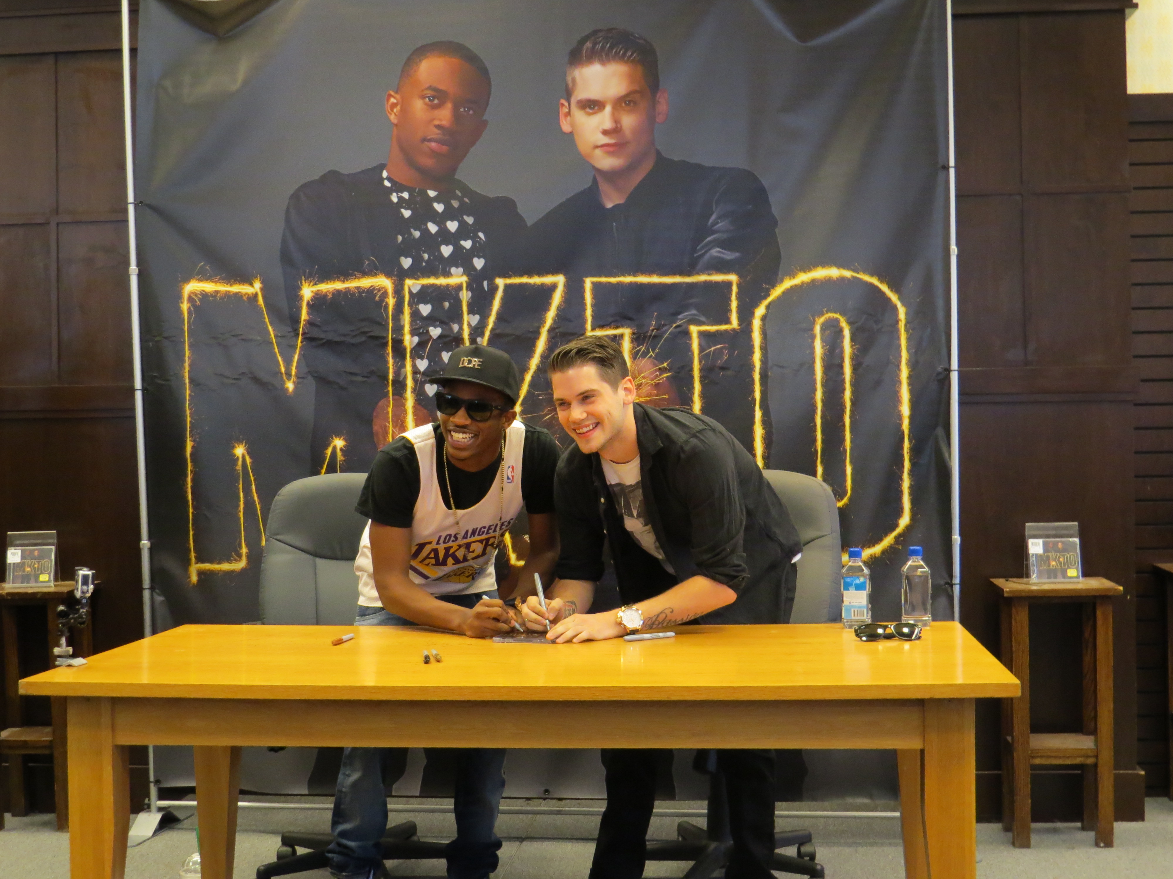 MKTO: Barnes and Noble Signing at The Grove! (@WeAreMKTO @FollowOller @therealmalcolm)