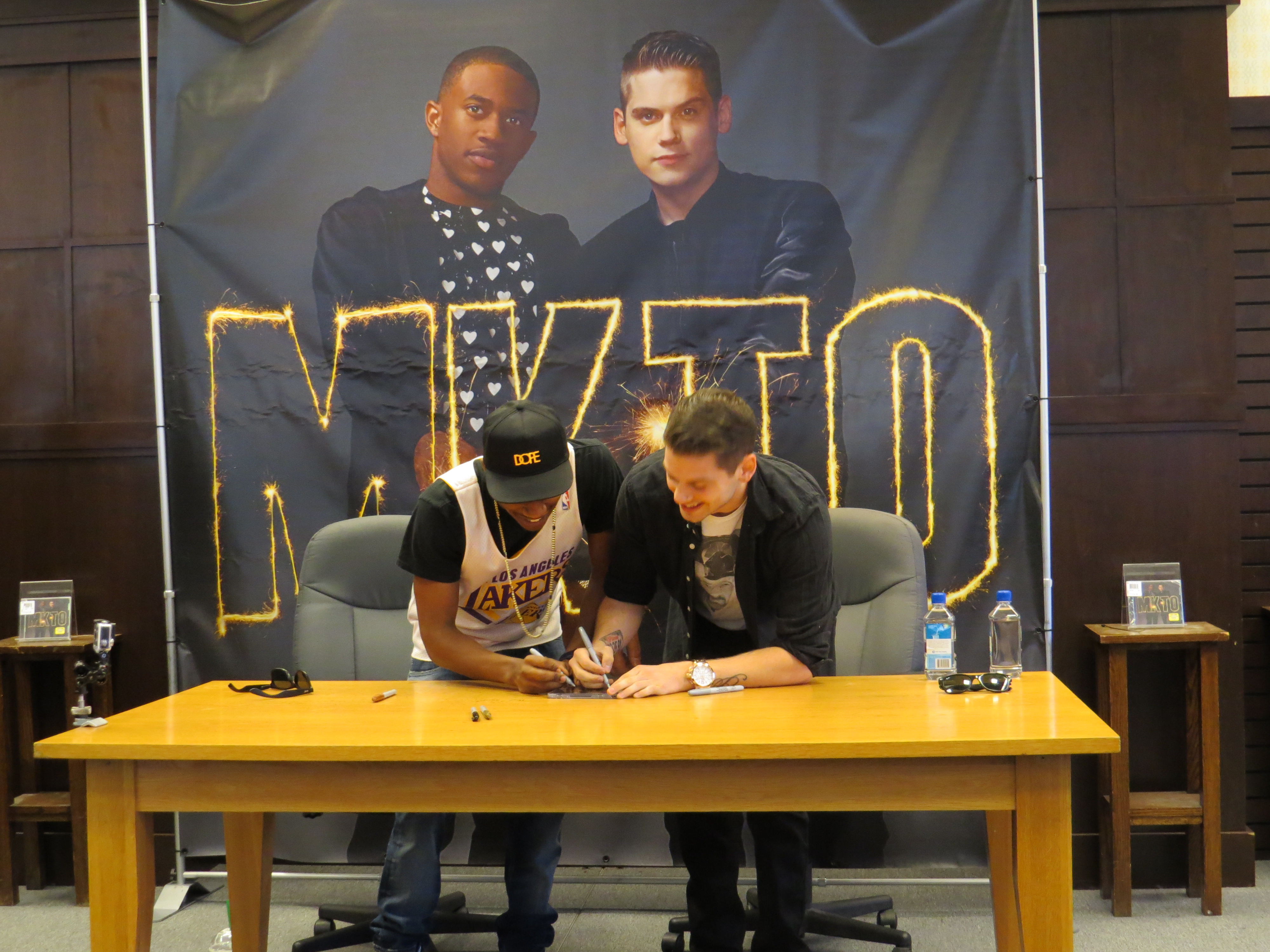 MKTO: Barnes and Noble Signing at The Grove! (@WeAreMKTO @FollowOller @therealmalcolm)