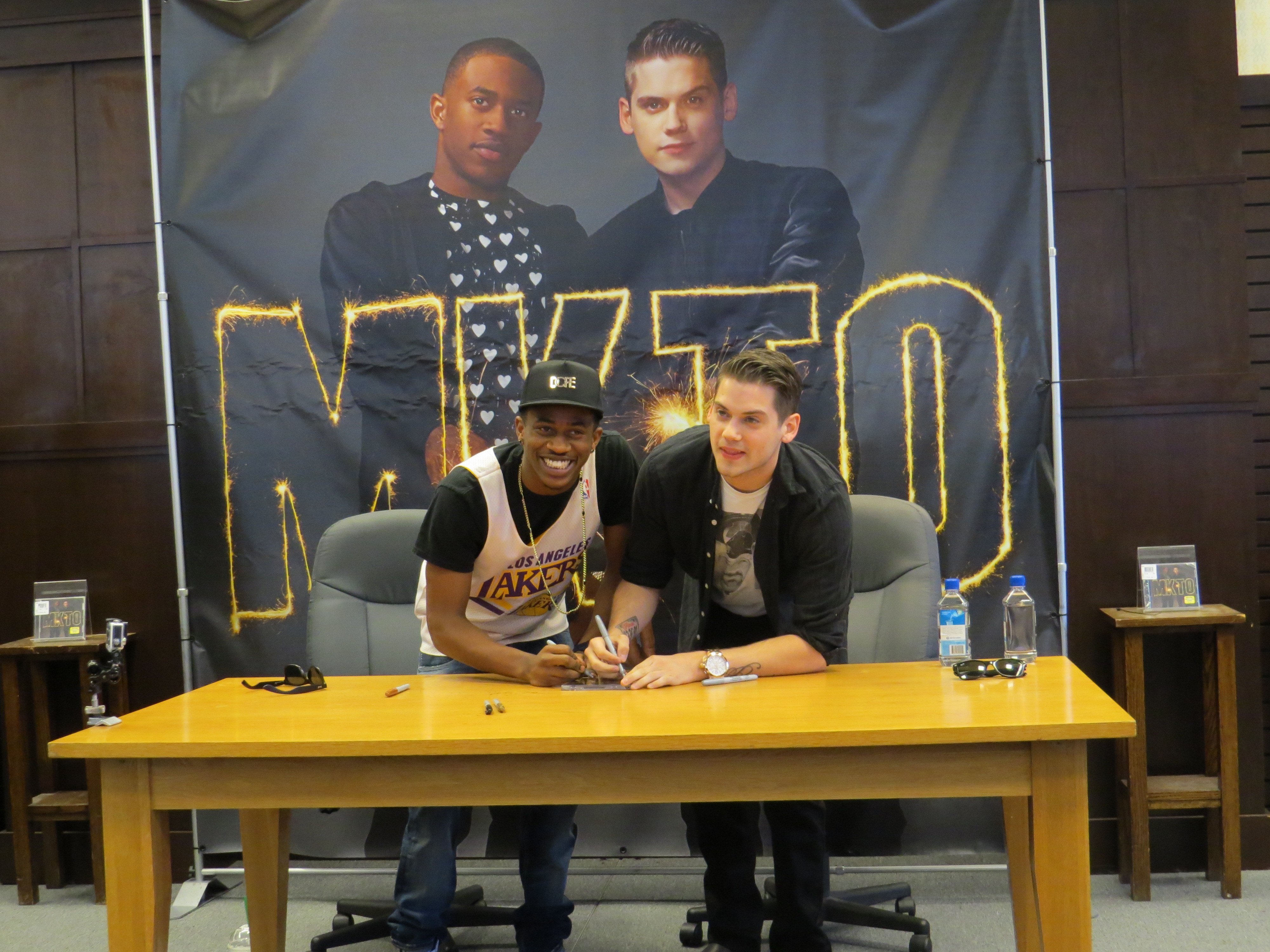 MKTO: Barnes and Noble Signing at The Grove! (@WeAreMKTO @FollowOller @therealmalcolm)