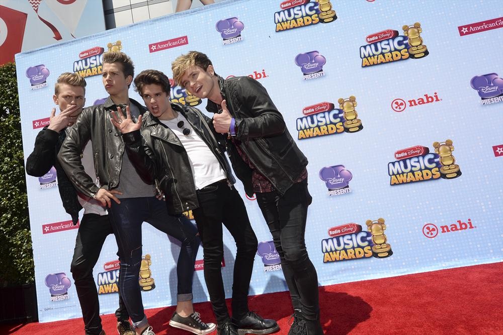 2014 Radio Disney Music Awards – Red Carpet Arrivals! (@RADIODISNEY #RDMAs)