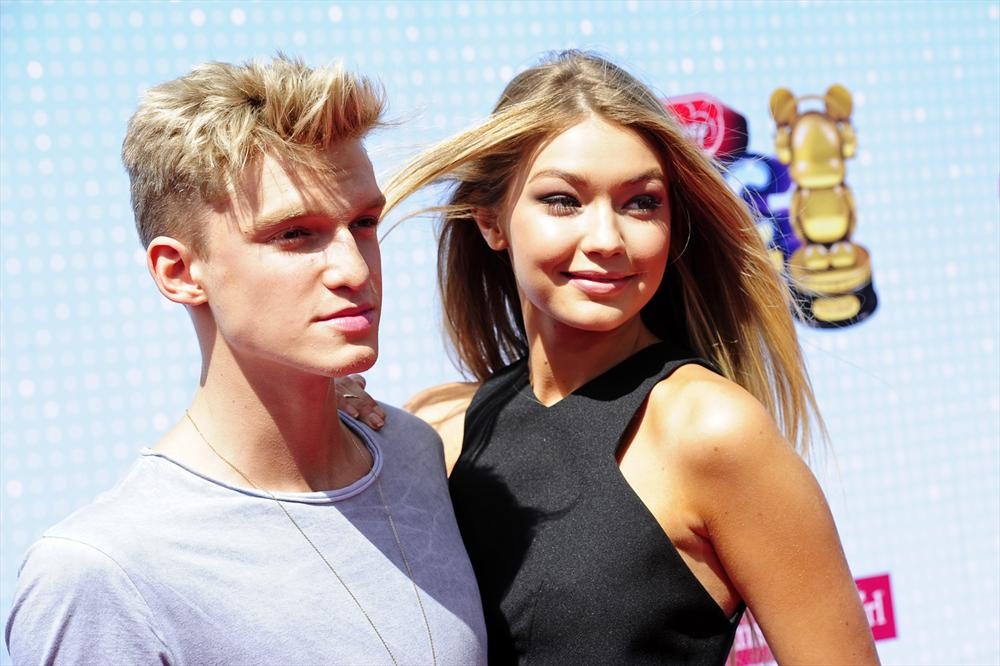 2014 Radio Disney Music Awards – Red Carpet Arrivals! (@RADIODISNEY #RDMAs)