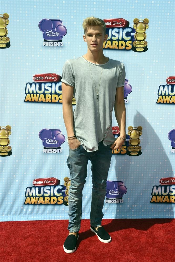 2014 Radio Disney Music Awards – Red Carpet Arrivals! (@RADIODISNEY #RDMAs)
