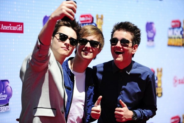 2014 Radio Disney Music Awards – Red Carpet Arrivals! (@RADIODISNEY #RDMAs)