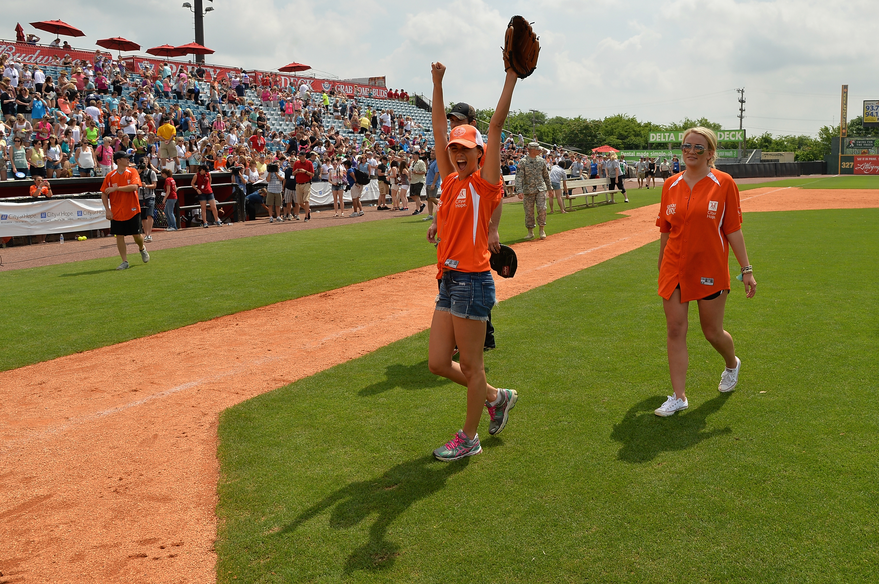 Florida Georgia Line, Danielle Bradbery, Jamie Lynn Spears & More Play Softball at CMA Fest