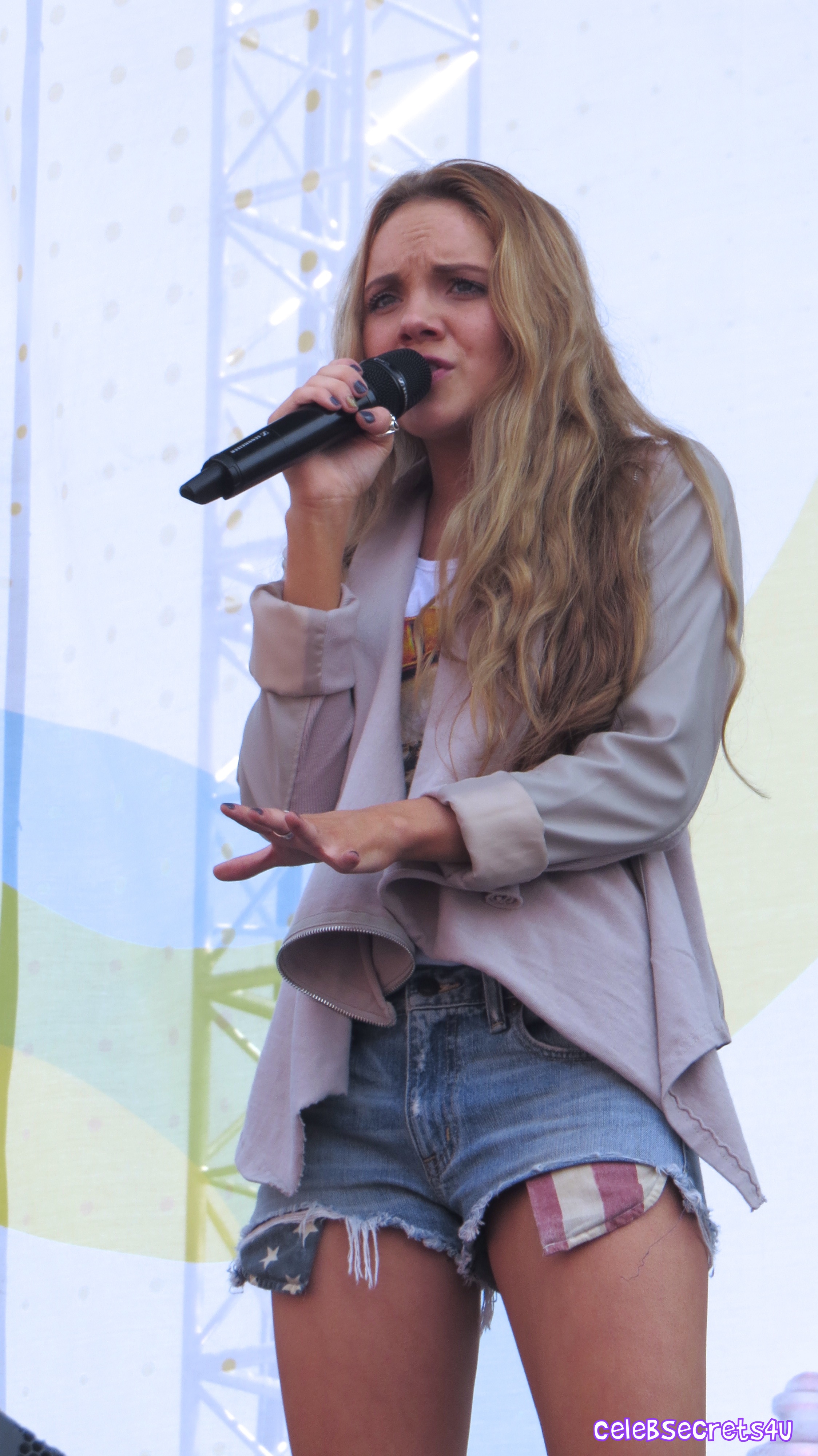 Danielle Bradbery: Chevy Riverfront Stage at CMA Fest! (Photos & Videos) @dbradbery