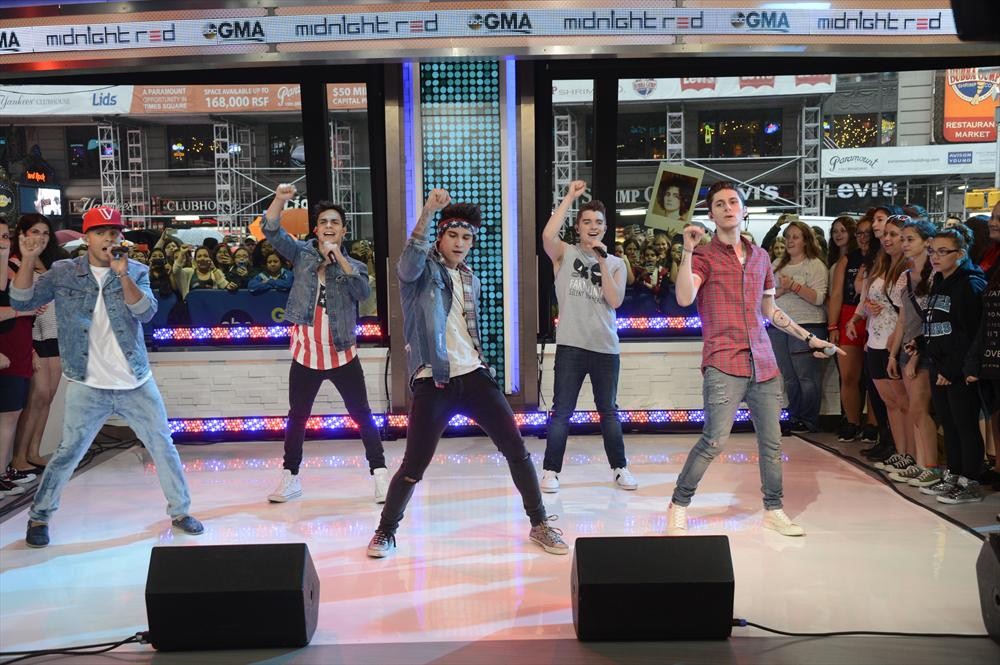 Midnight Red: Planet Hollywood Stop & GMA Performance – Watch the Videos! (@ItsMidnightRed)