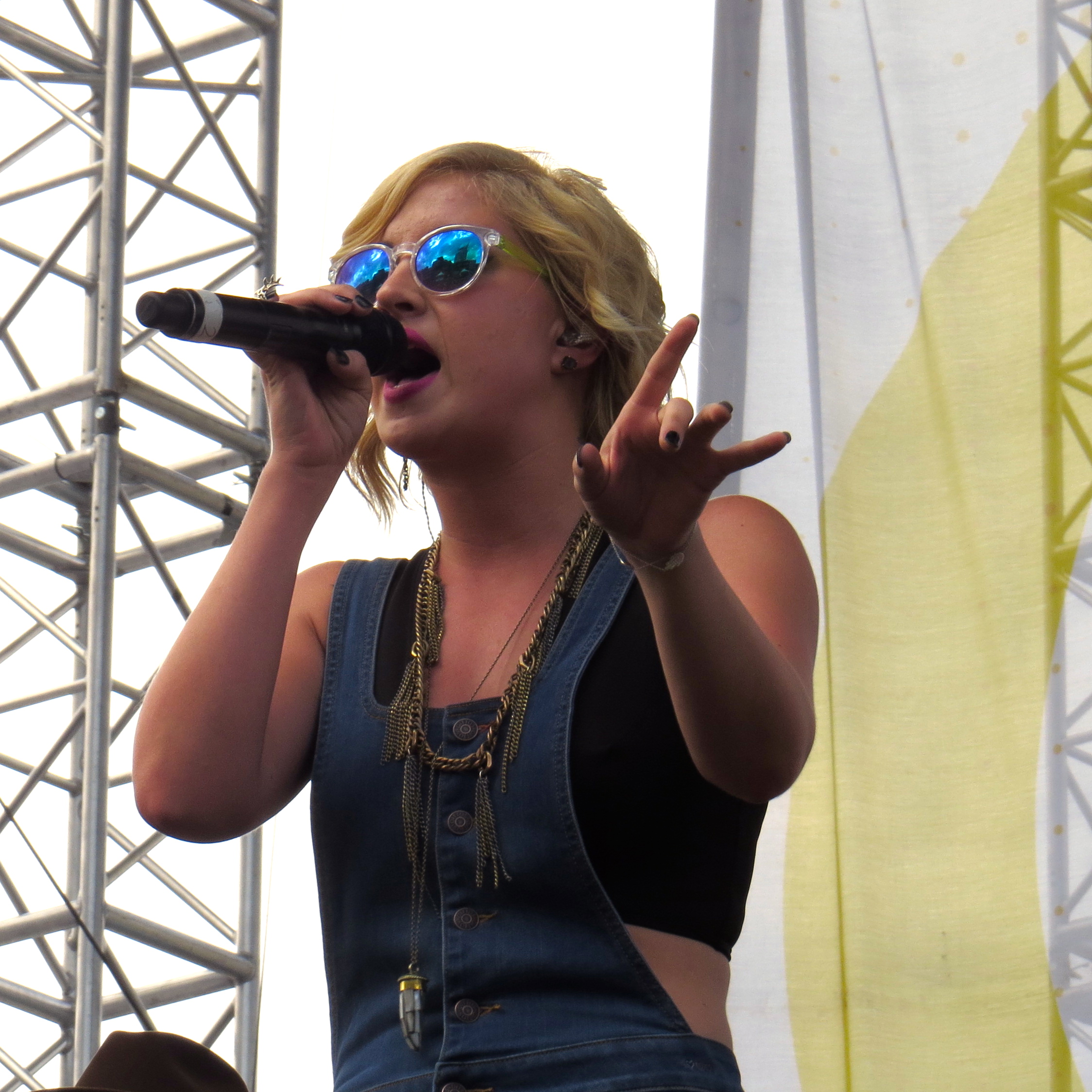 Maggie Rose: Chevrolet Riverfront Stage at CMA Fest! (@IAmMaggieRose)