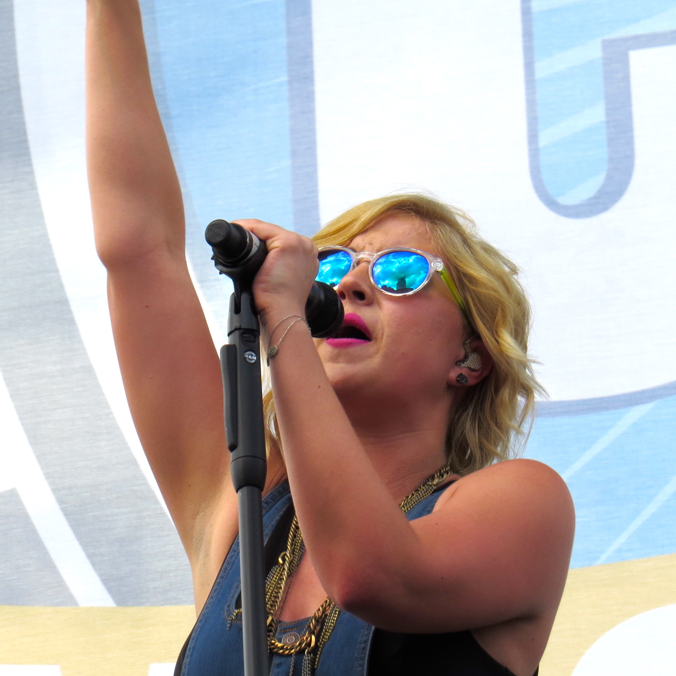 Maggie Rose: Chevrolet Riverfront Stage at CMA Fest! (@IAmMaggieRose)