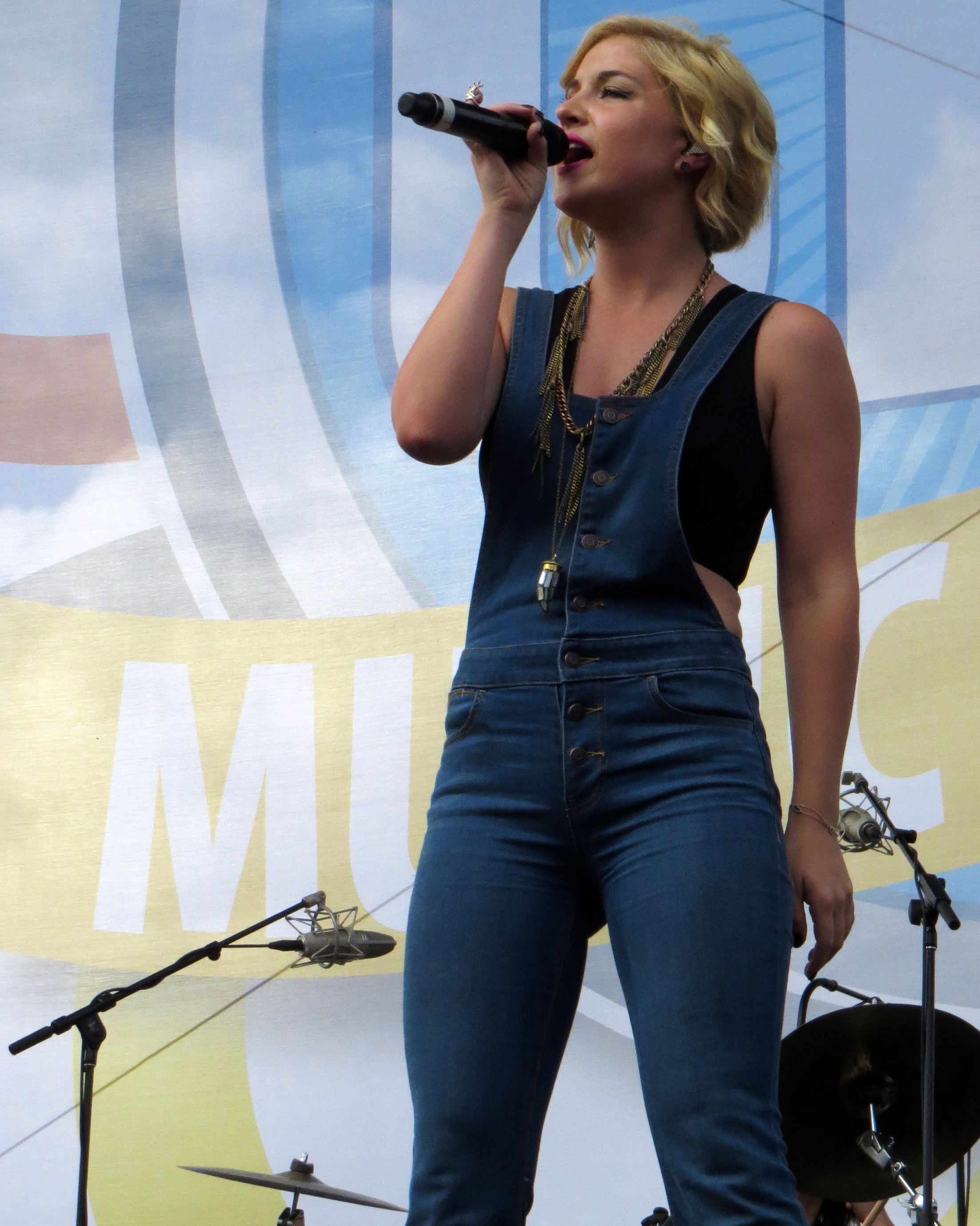 Maggie Rose: Chevrolet Riverfront Stage at CMA Fest! (@IAmMaggieRose)