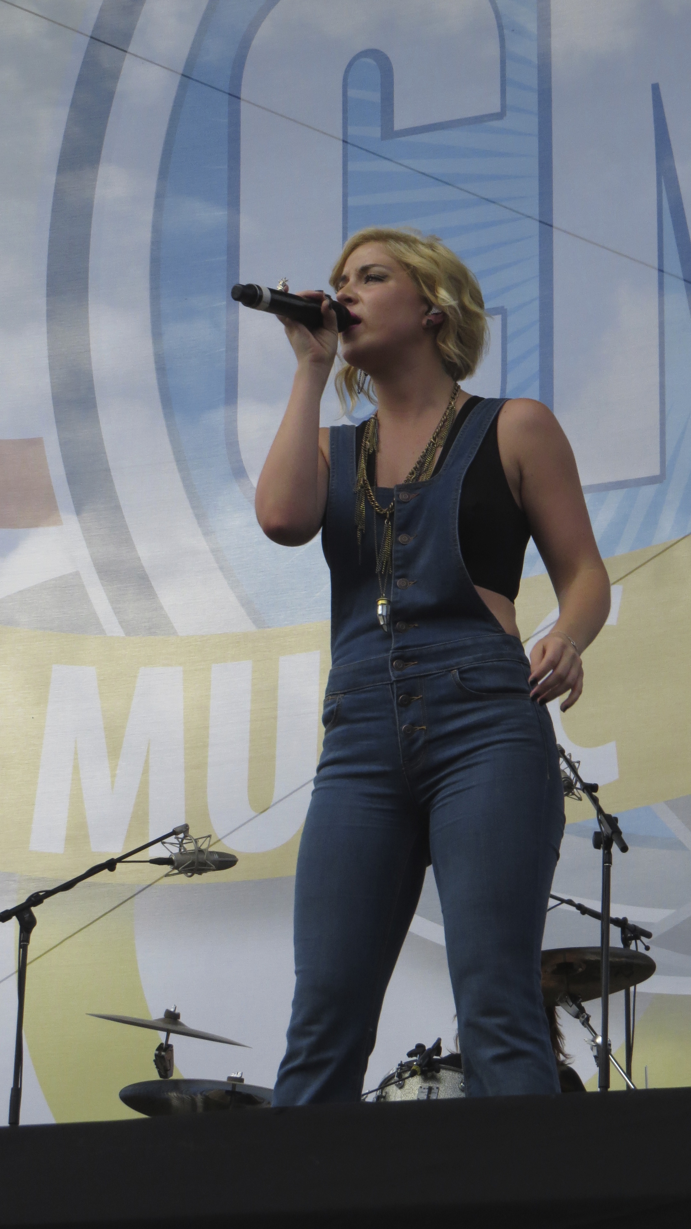 Maggie Rose: Chevrolet Riverfront Stage at CMA Fest! (@IAmMaggieRose)