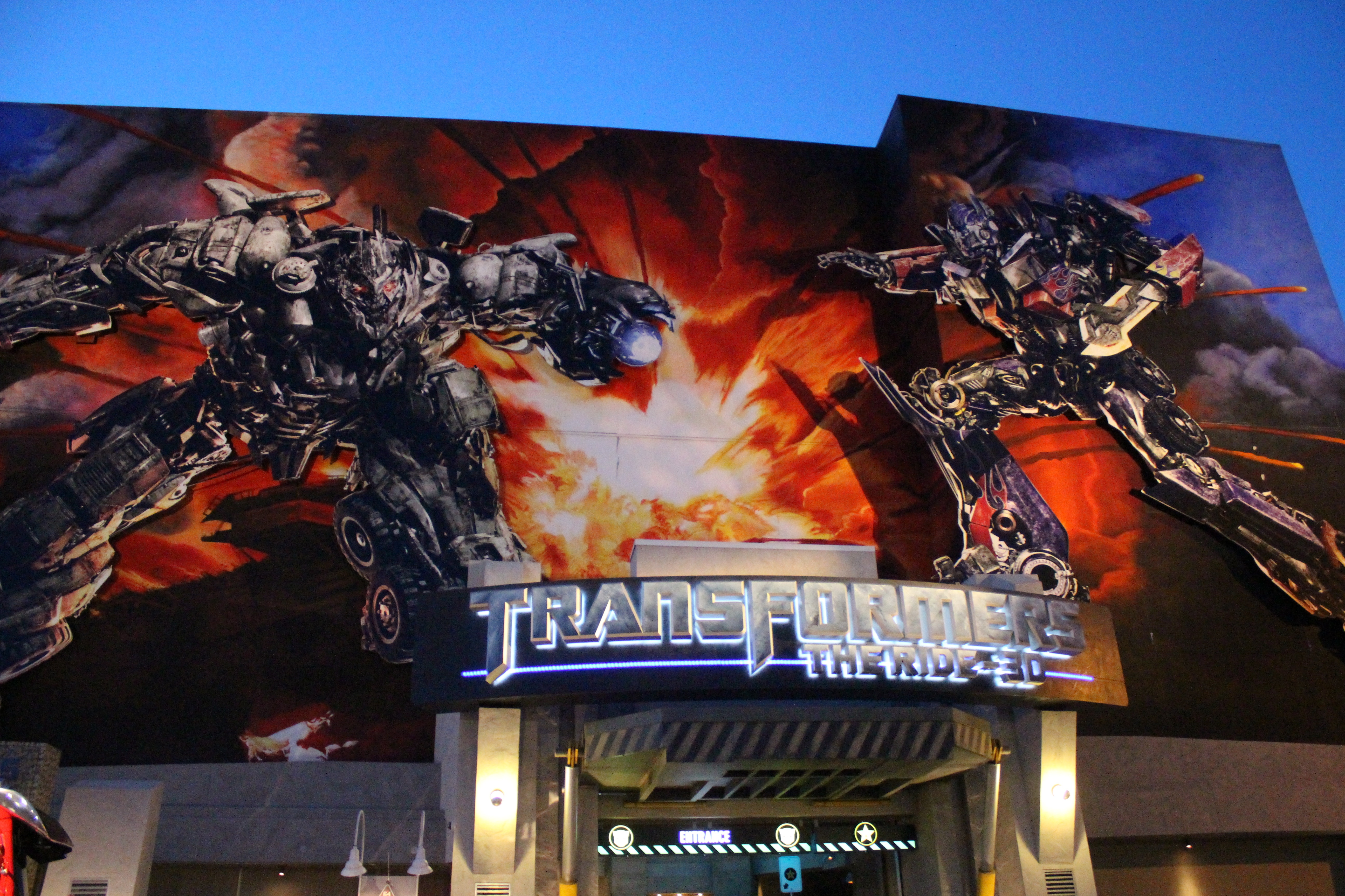 Exclusive: CS4U Attends The 2014 Transformers Fan Experience (@unistudios)
