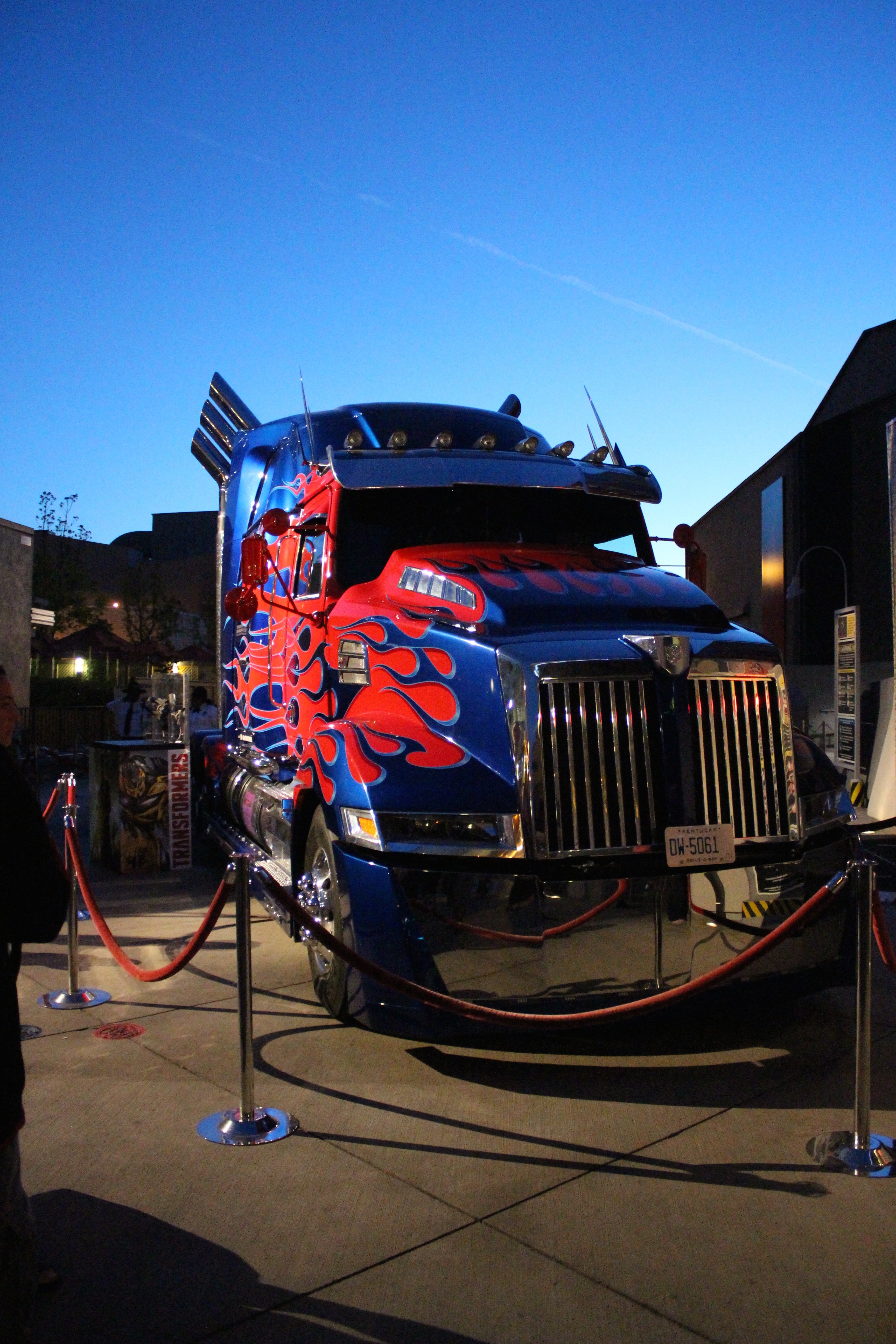 Exclusive: CS4U Attends The 2014 Transformers Fan Experience (@unistudios)