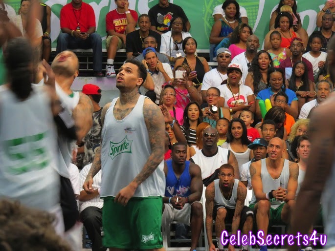 Justin Bieber & Chris Brown: BET Experience Celebrity Basketball Game – See the Photos!