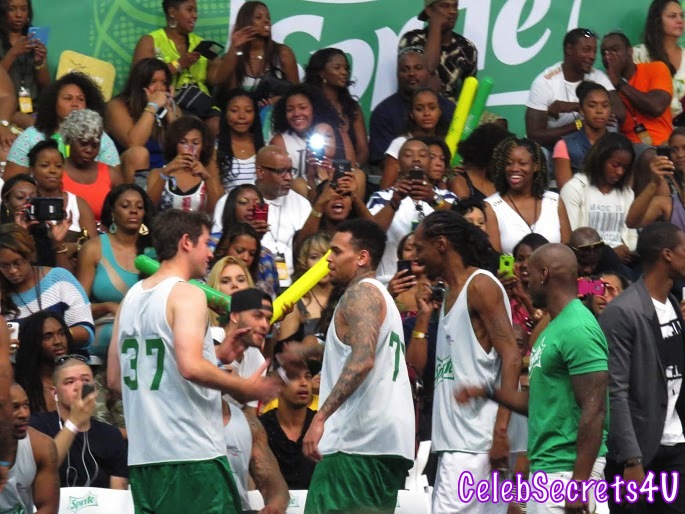 Justin Bieber & Chris Brown: BET Experience Celebrity Basketball Game – See the Photos!
