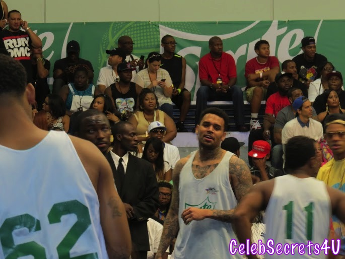 Justin Bieber & Chris Brown: BET Experience Celebrity Basketball Game – See the Photos!