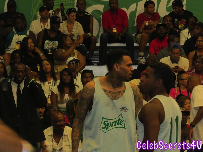 Justin Bieber & Chris Brown: BET Experience Celebrity Basketball Game – See the Photos!