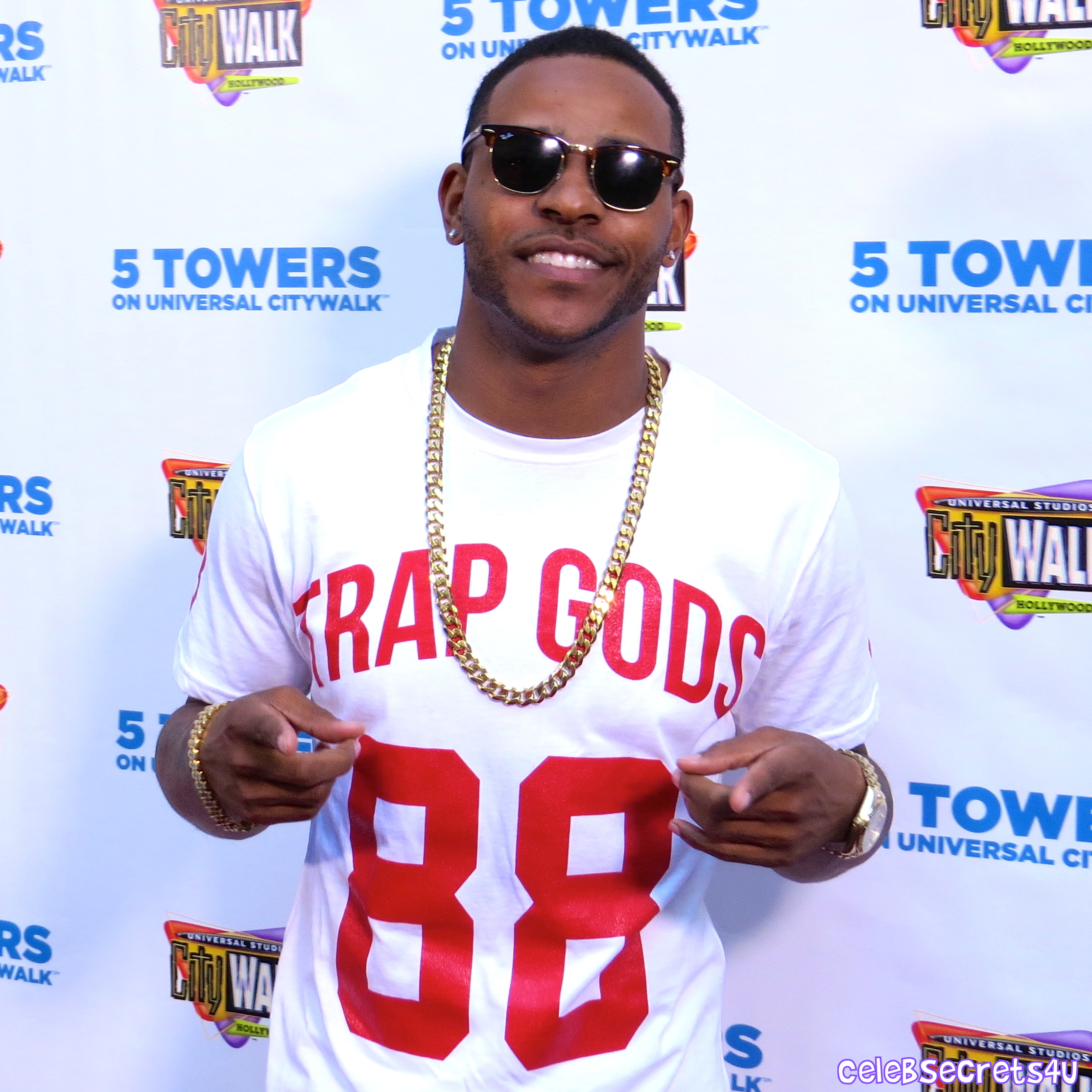 Kalin and Myles Headline 5 Towers On Universal CityWalk (Exclusive!) |@KalinAndMyles