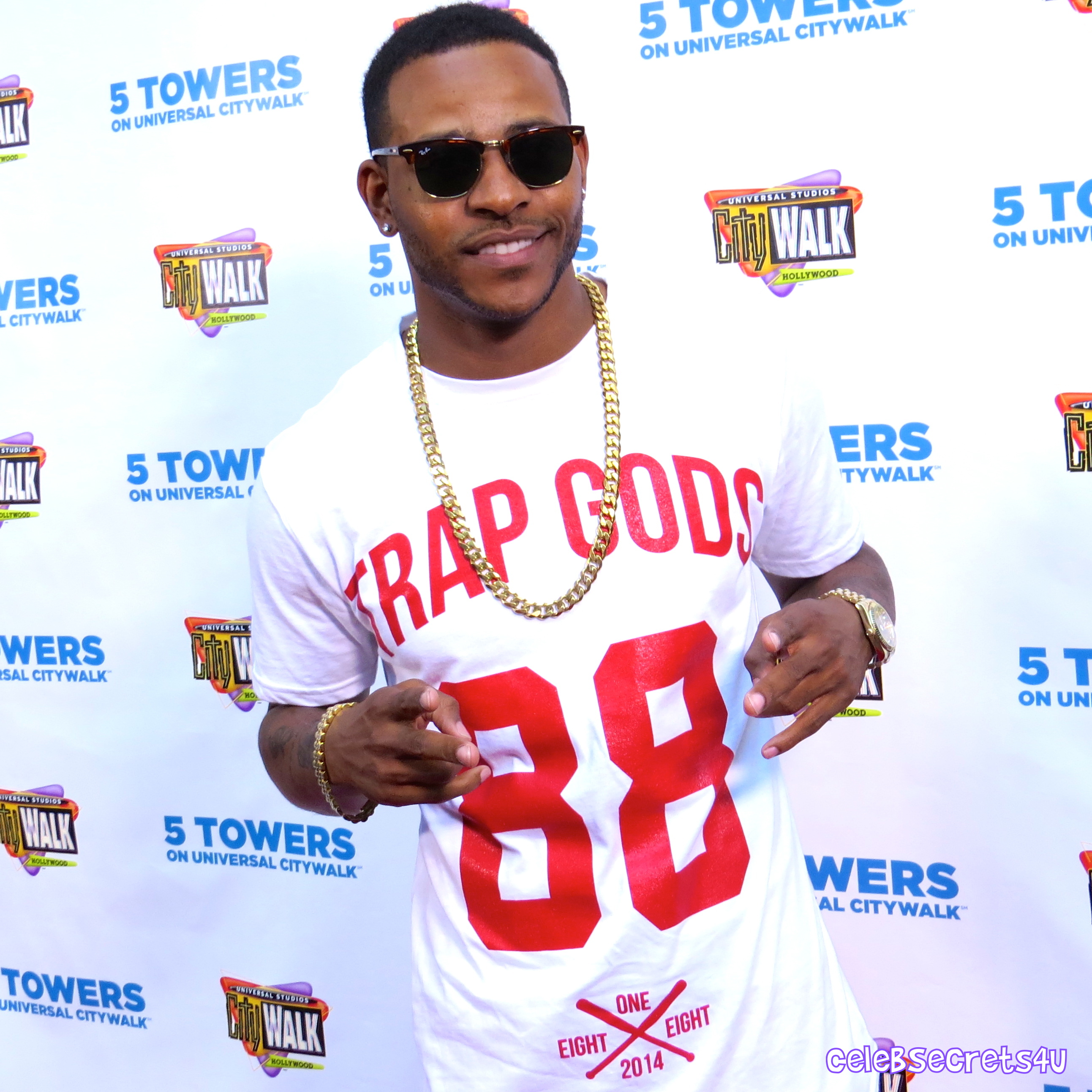 Kalin and Myles Headline 5 Towers On Universal CityWalk (Exclusive!) |@KalinAndMyles