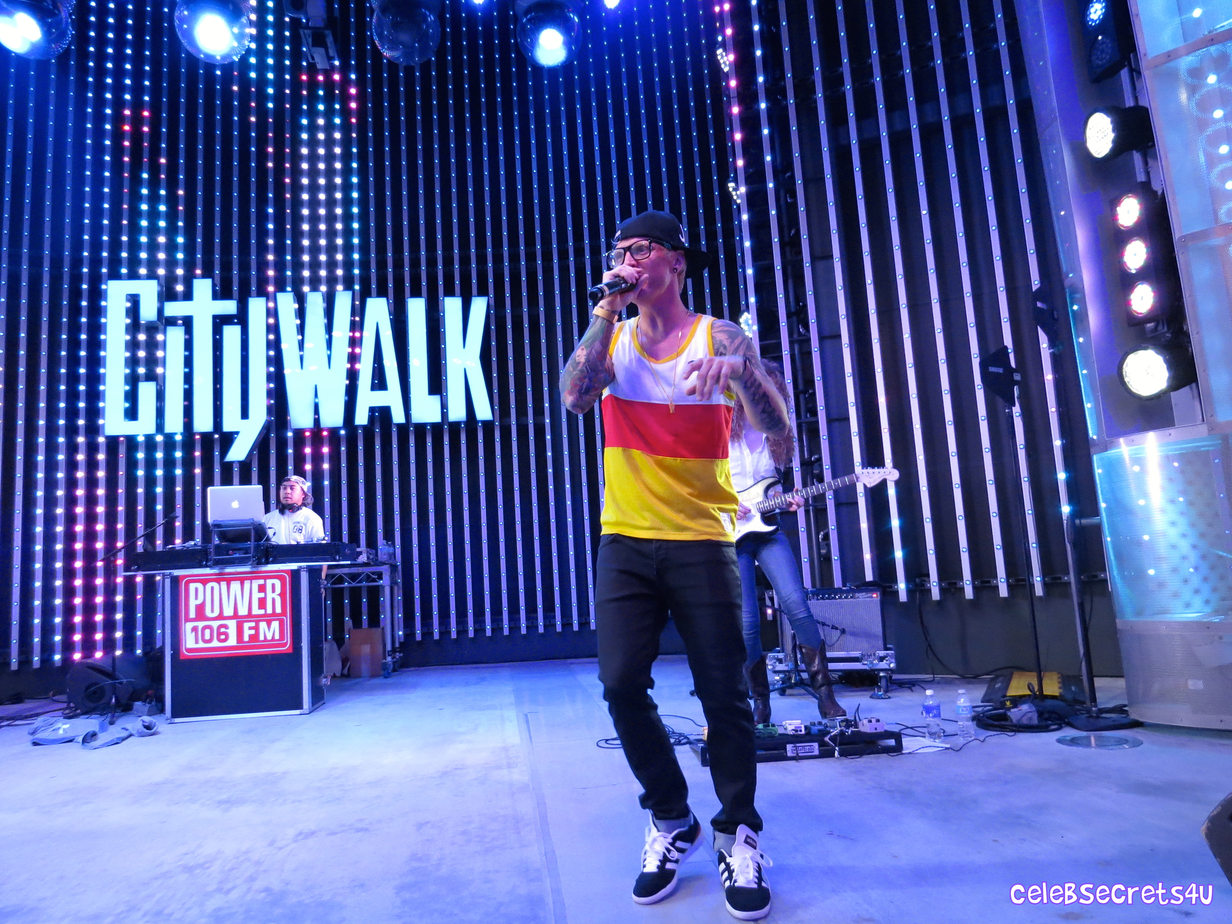 Kalin and Myles Headline 5 Towers On Universal CityWalk (Exclusive!) |@KalinAndMyles