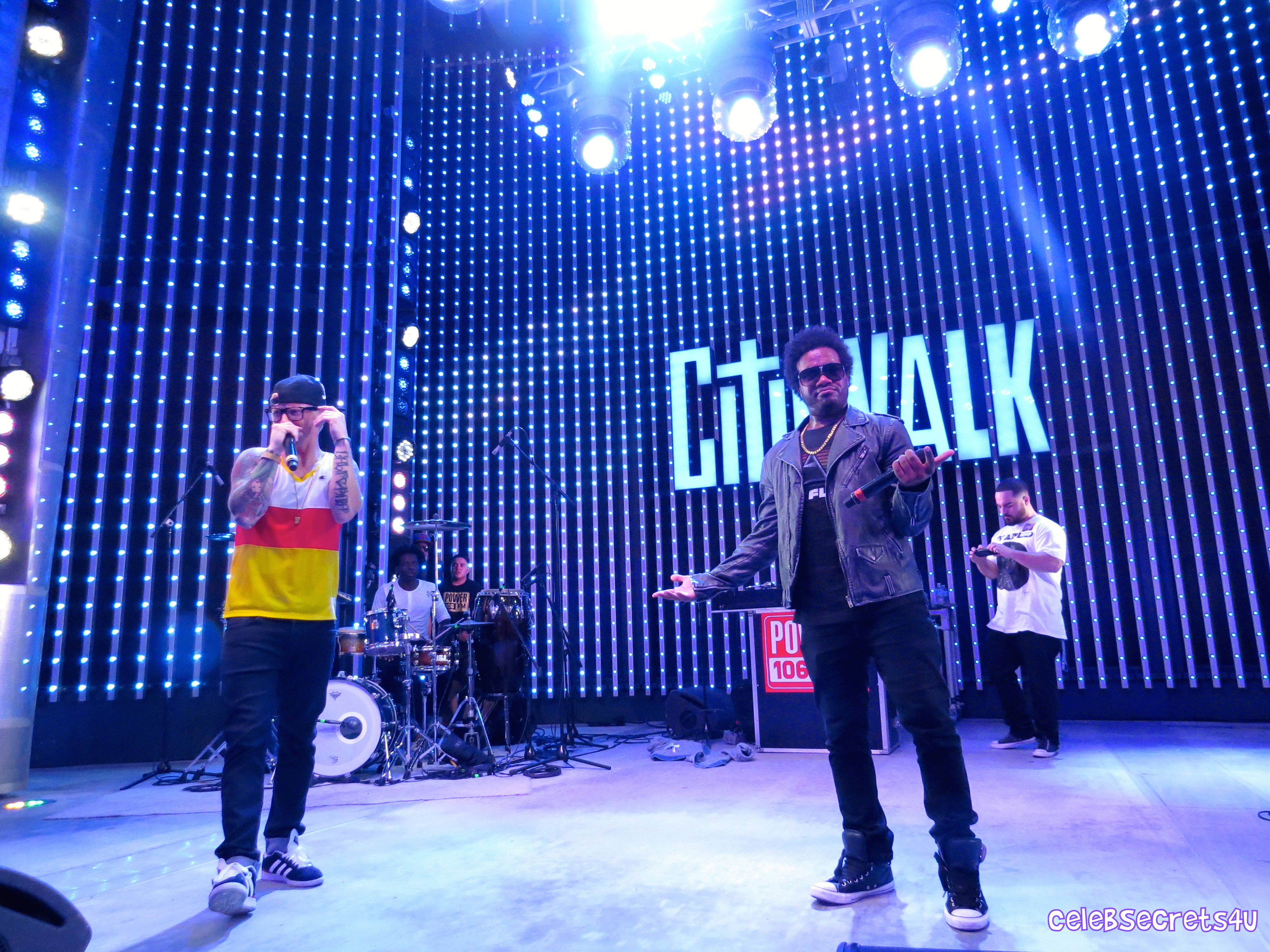 Kalin and Myles Headline 5 Towers On Universal CityWalk (Exclusive!) |@KalinAndMyles