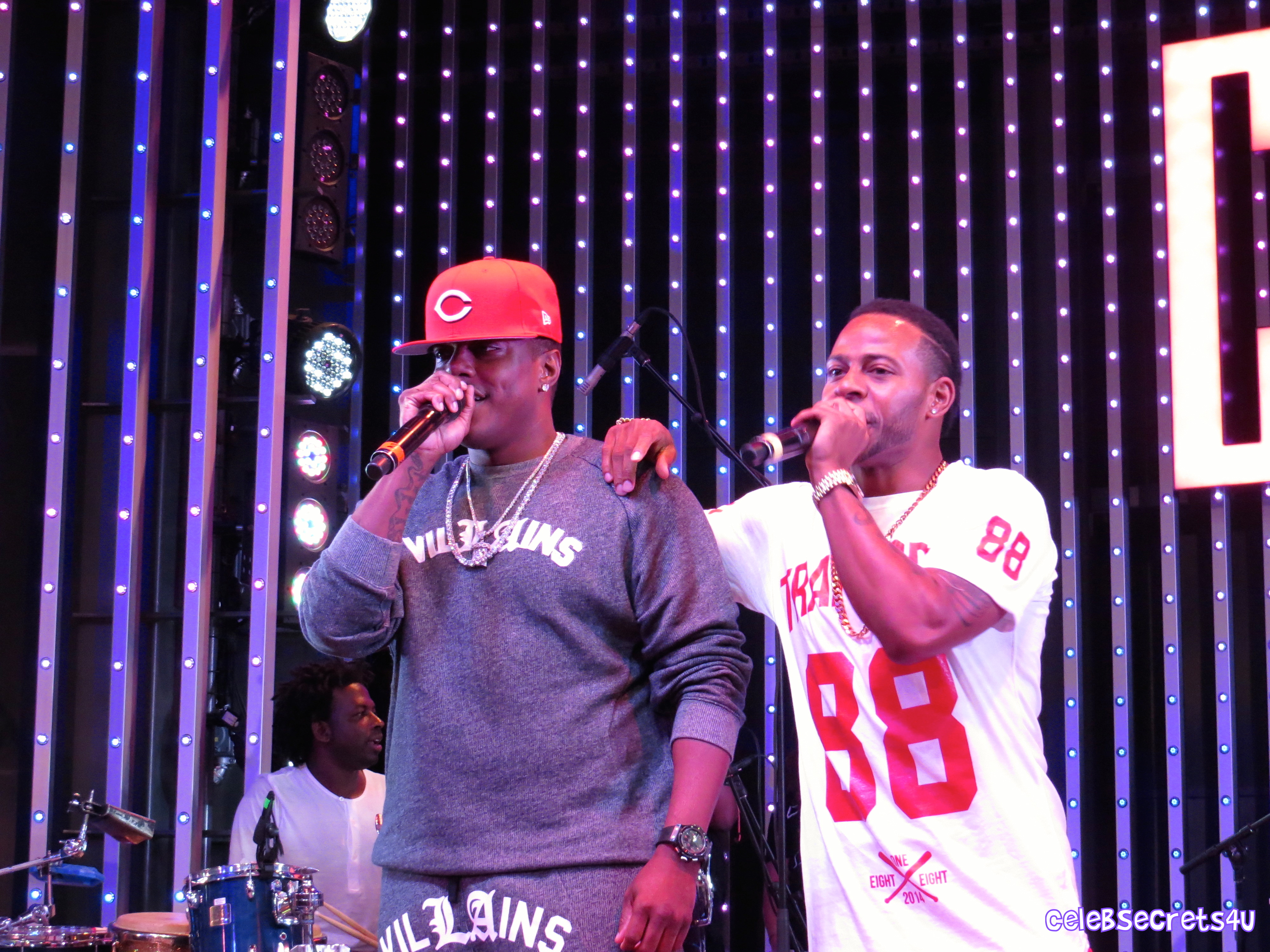 Kalin and Myles Headline 5 Towers On Universal CityWalk (Exclusive!) |@KalinAndMyles