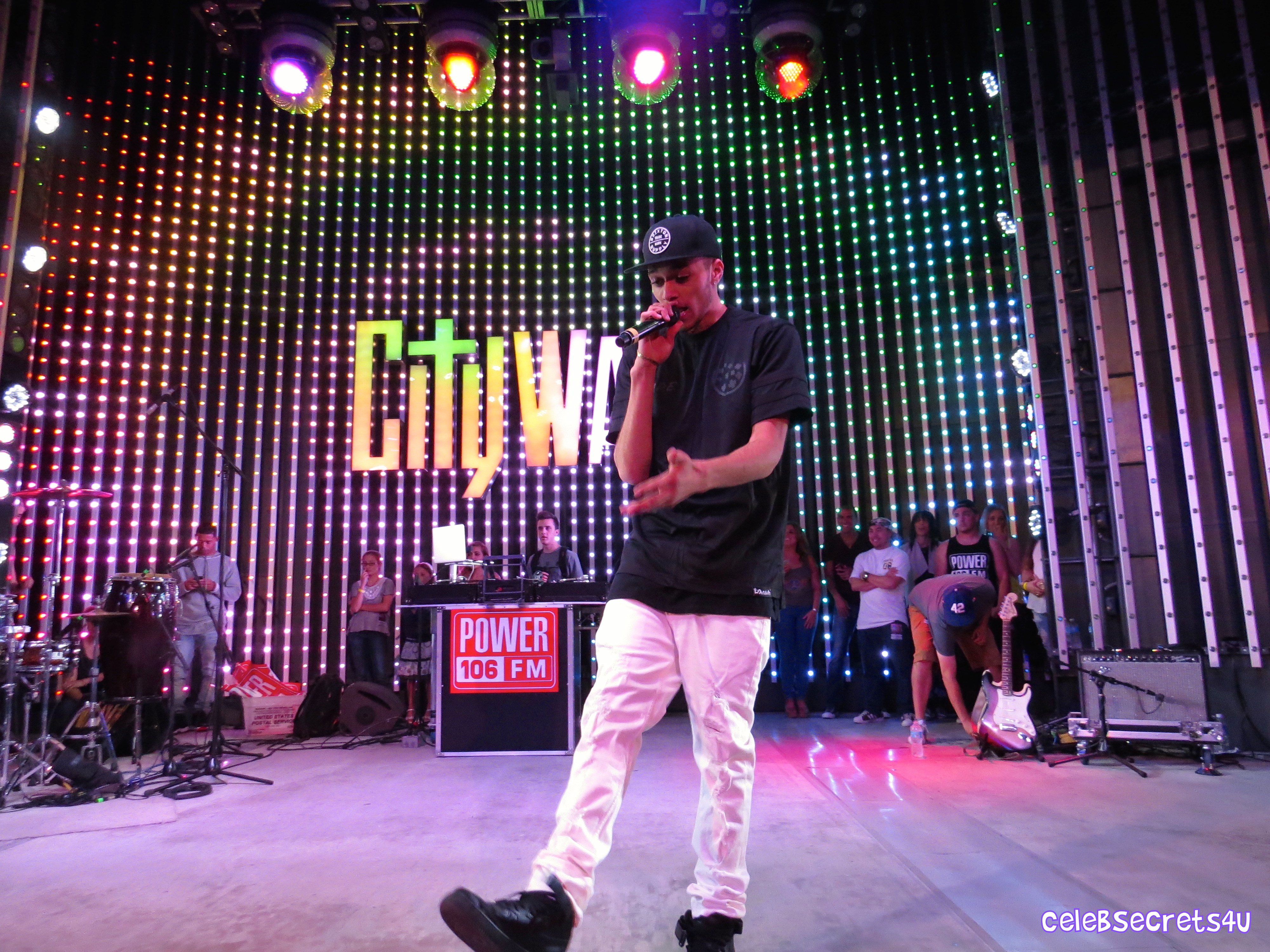 Kalin and Myles Headline 5 Towers On Universal CityWalk (Exclusive!) |@KalinAndMyles