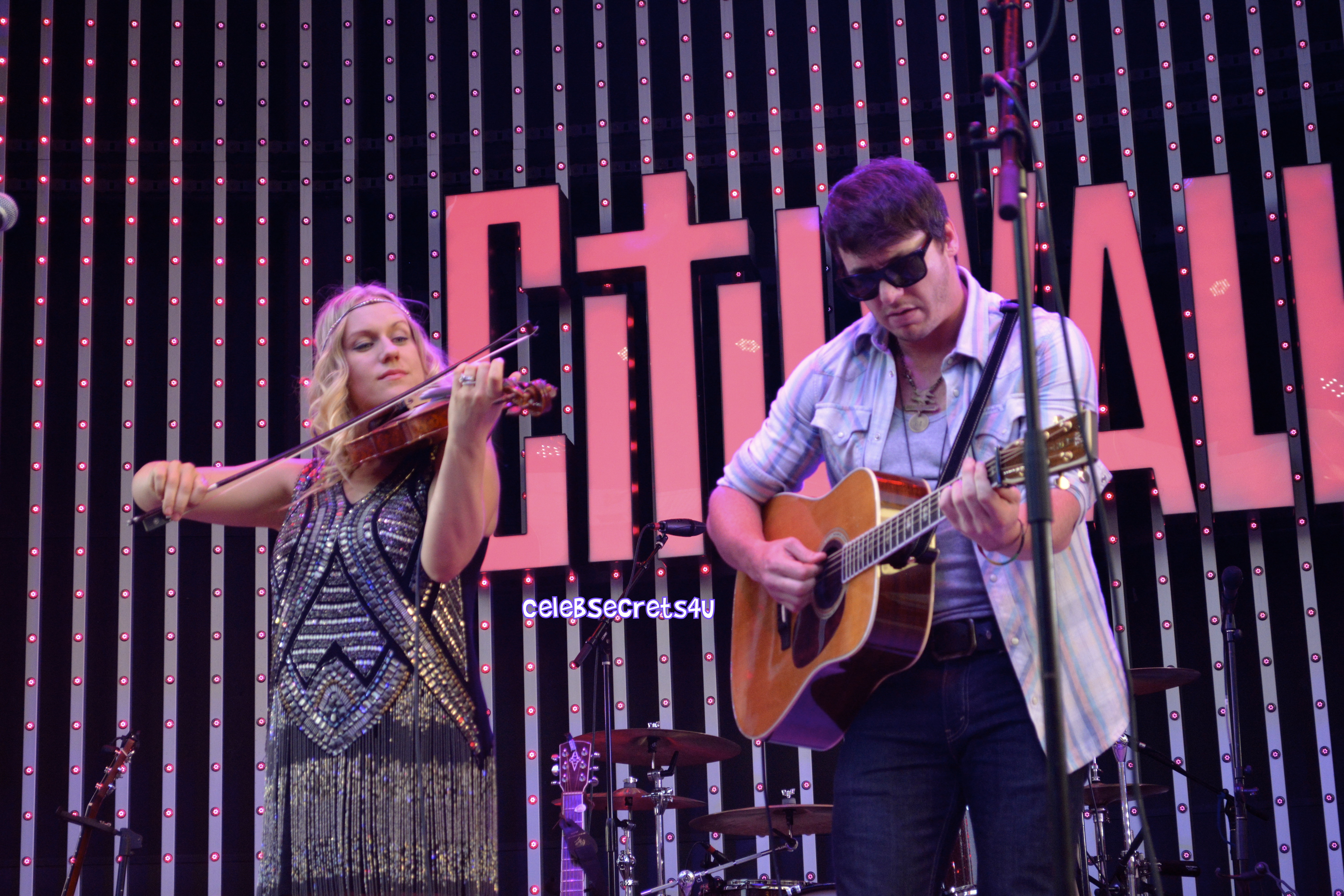 Jana Kramer and American Young Take Over 5 Towers at CityWalk! (@kramergirl)