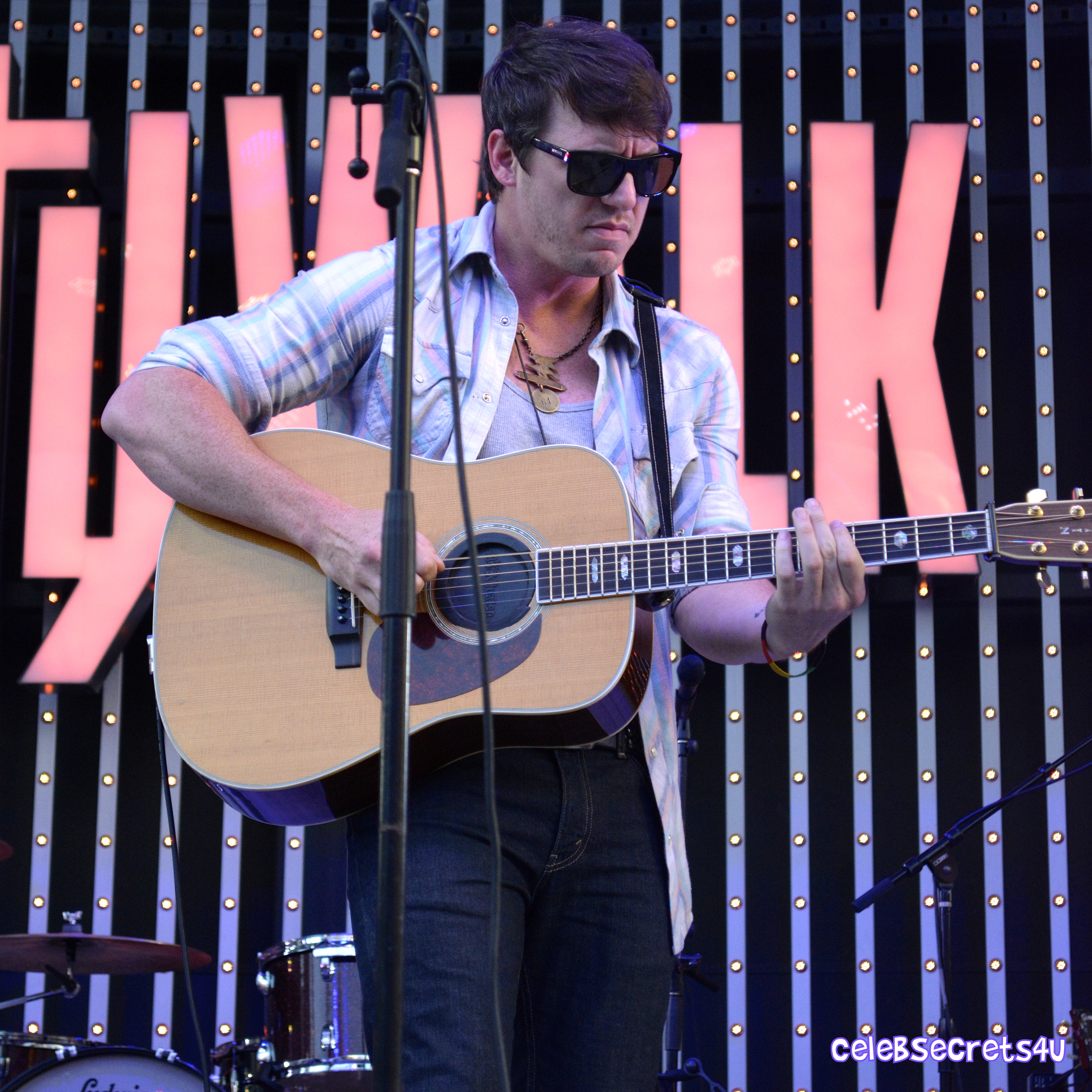 Jana Kramer and American Young Take Over 5 Towers at CityWalk! (@kramergirl)