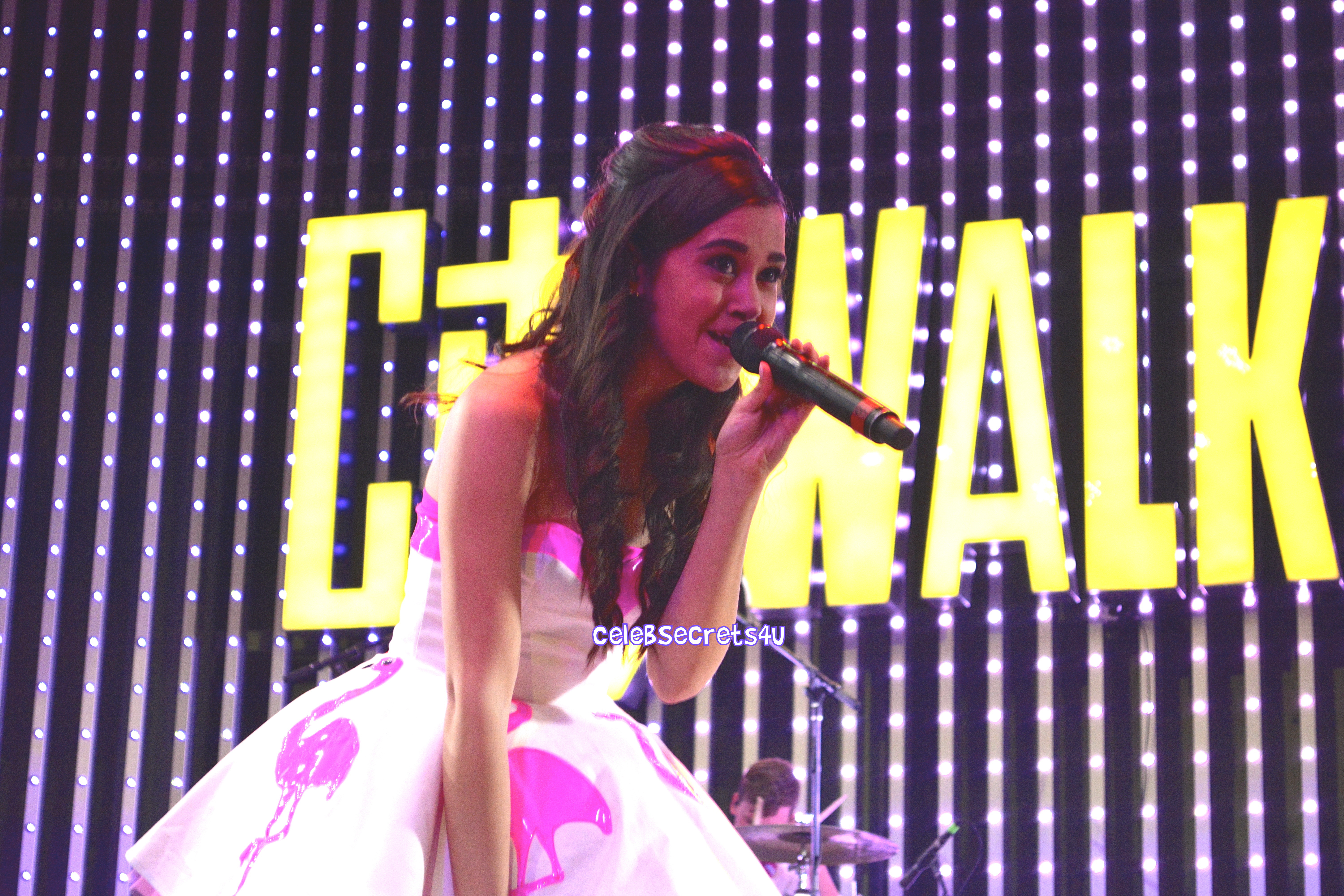 YouTube Sensation Megan Nicole & Belgian Pop Artist Ian Thomas Perform on the 5 Towers Stage at CityWalk