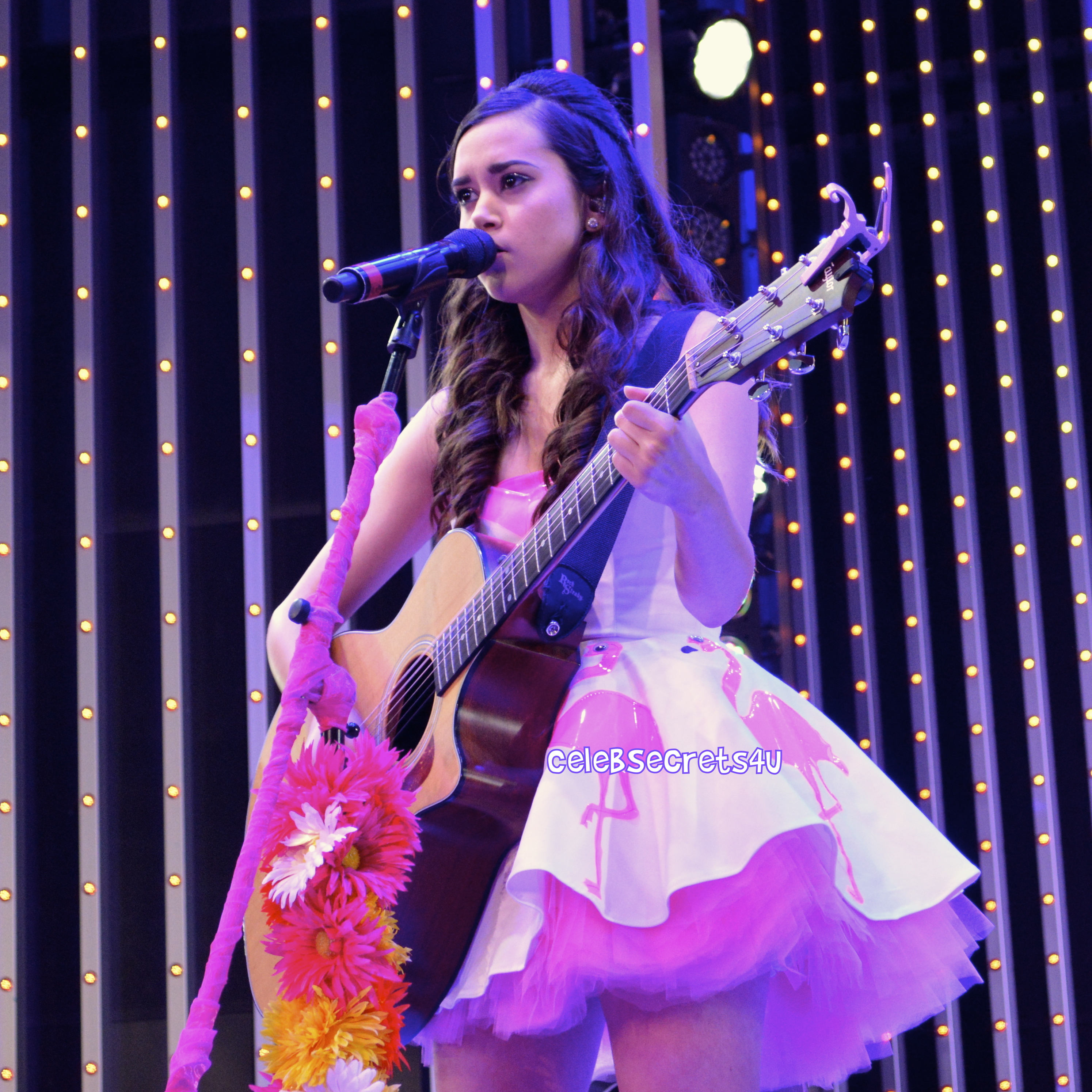 YouTube Sensation Megan Nicole & Belgian Pop Artist Ian Thomas Perform on the 5 Towers Stage at CityWalk