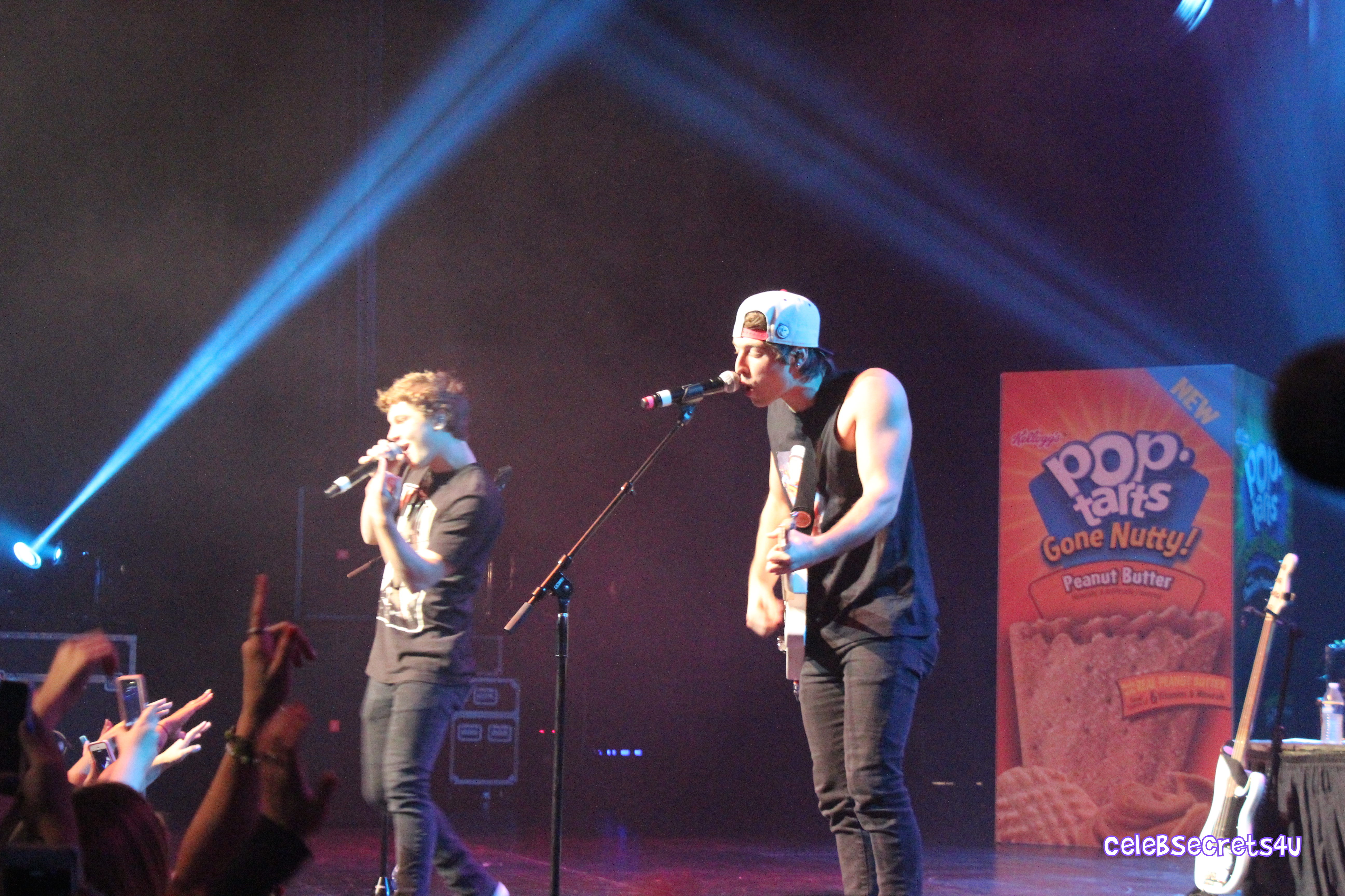 Emblem3 & Kalin and Myles Perform at Pop-Tarts’ #CrazyGoodSummer Concert in Chicago