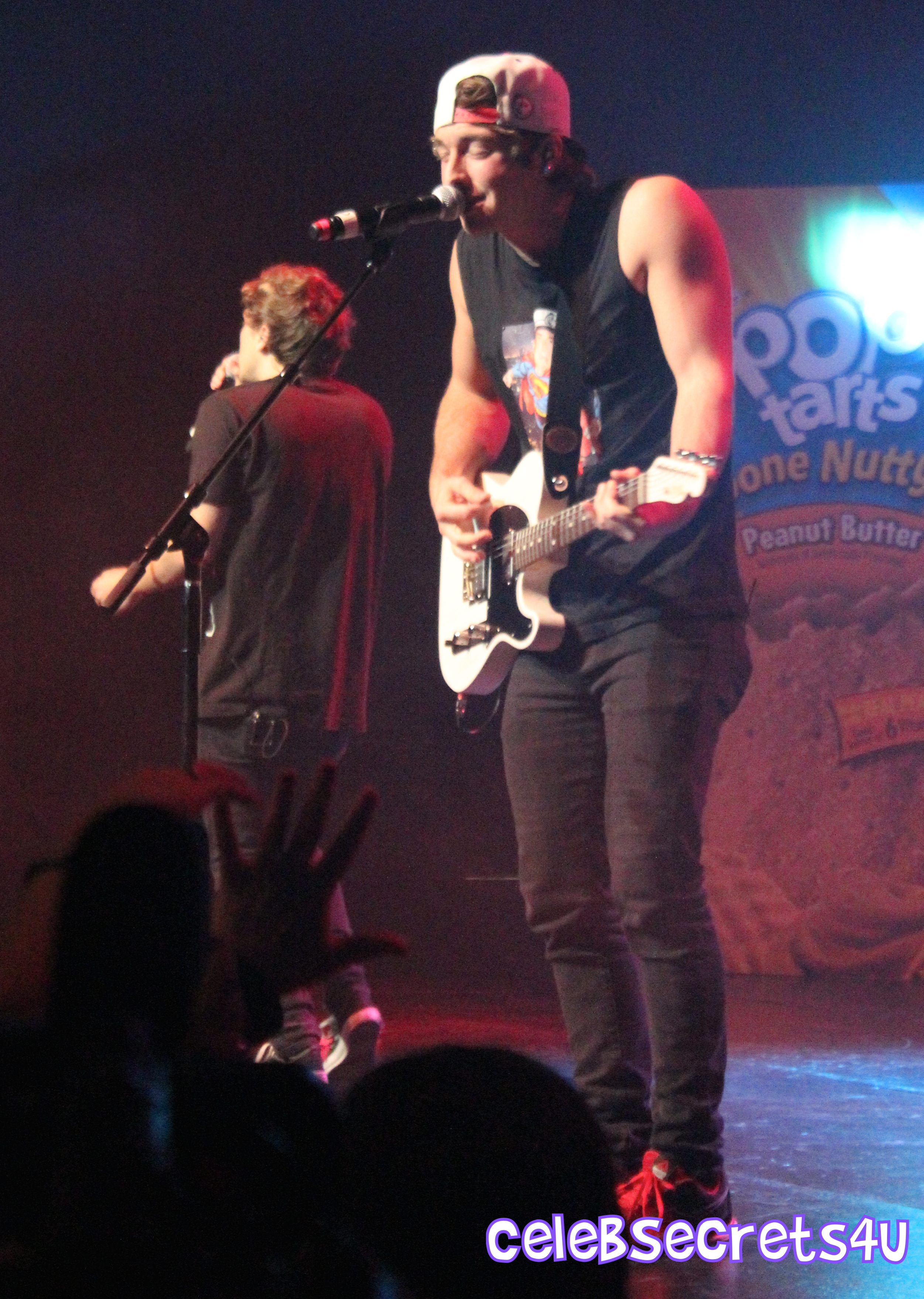 Emblem3 & Kalin and Myles Perform at Pop-Tarts’ #CrazyGoodSummer Concert in Chicago