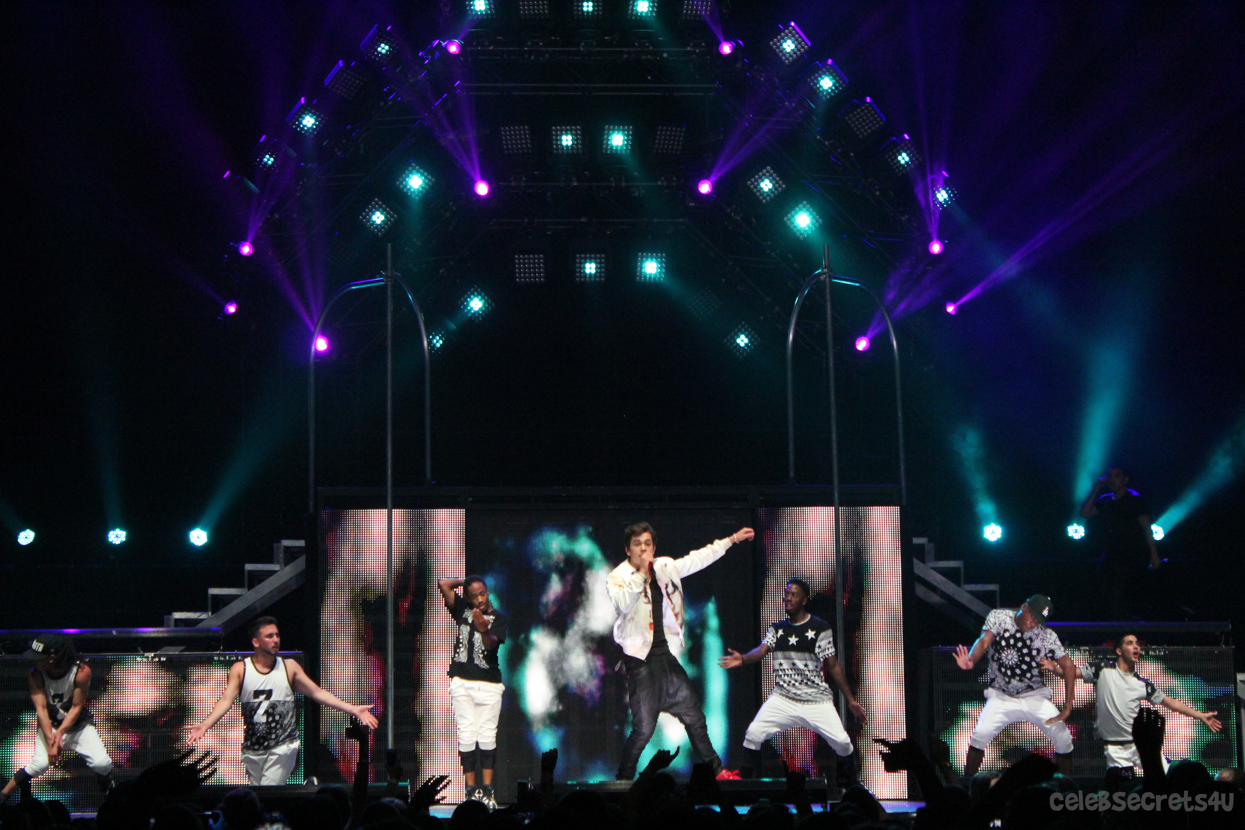 Show Review: Austin Mahone Live! Tour with The Vamps, Fifth Harmony & Shawn Mendes