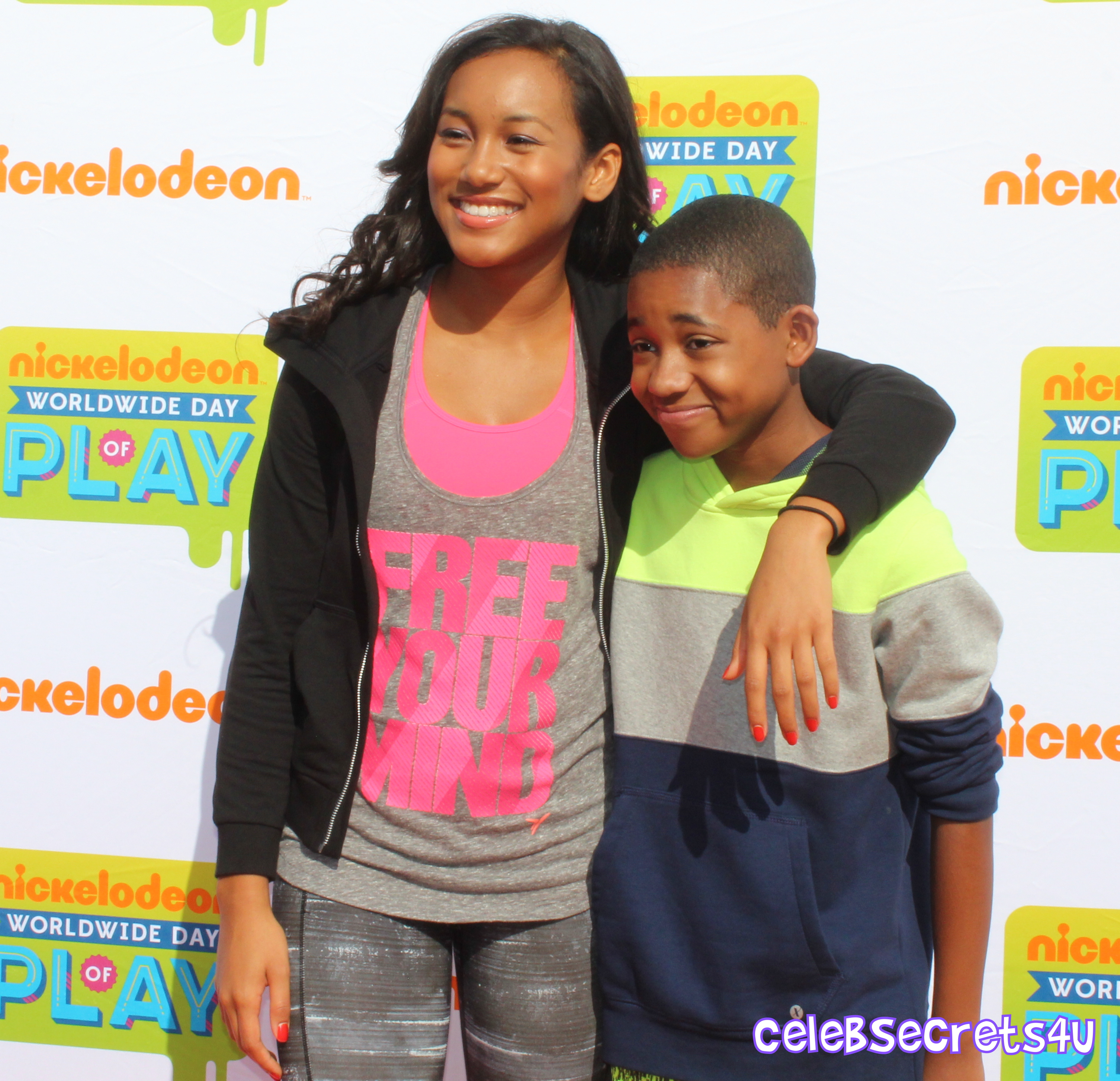 Nickelodeon Goes Dark For 11th Annual Worldwide Day of Play – Exclusive Photos & Videos!