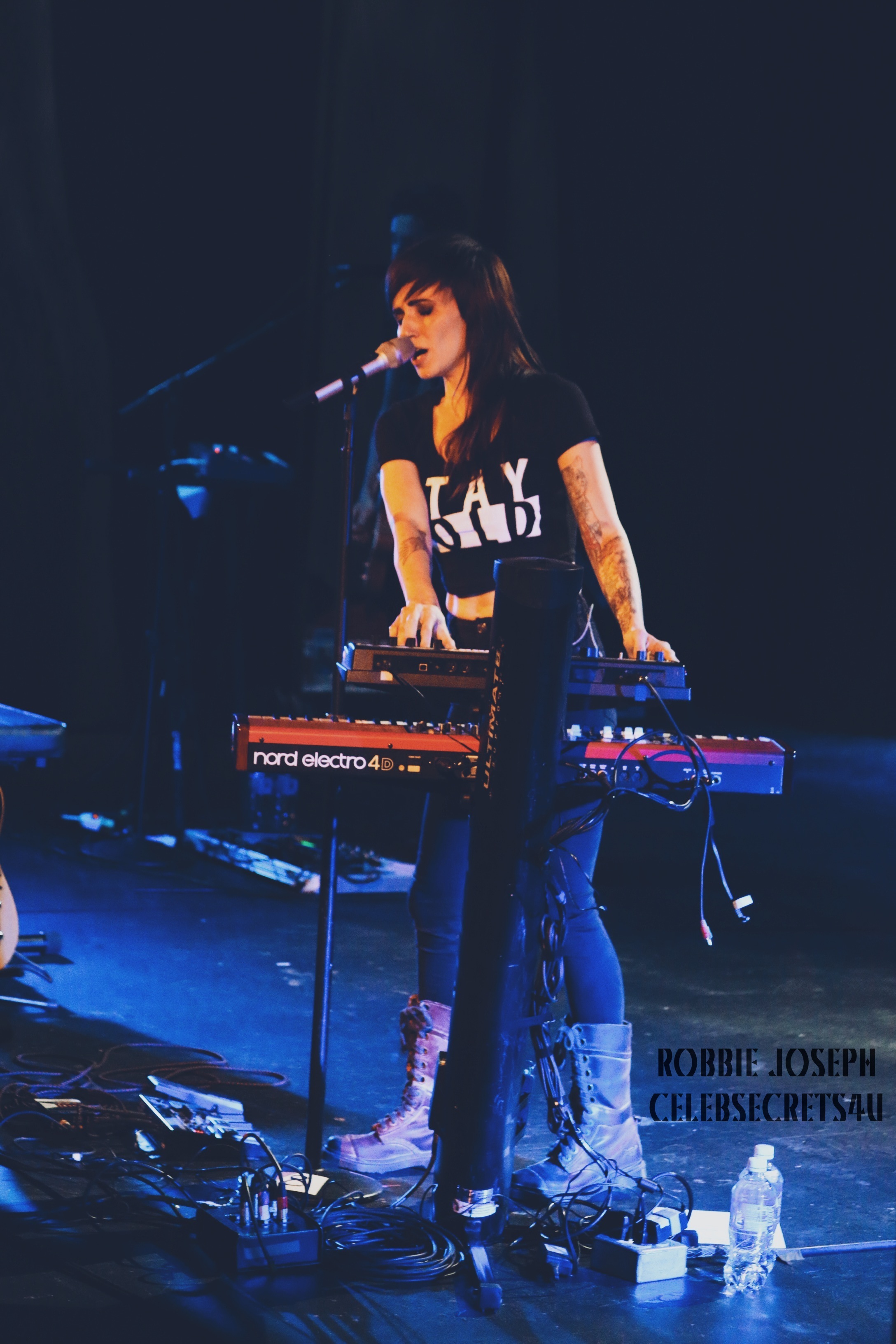 Lights Performs at the Hard Rock Cafe in New York City – See the Photos! (@lights)