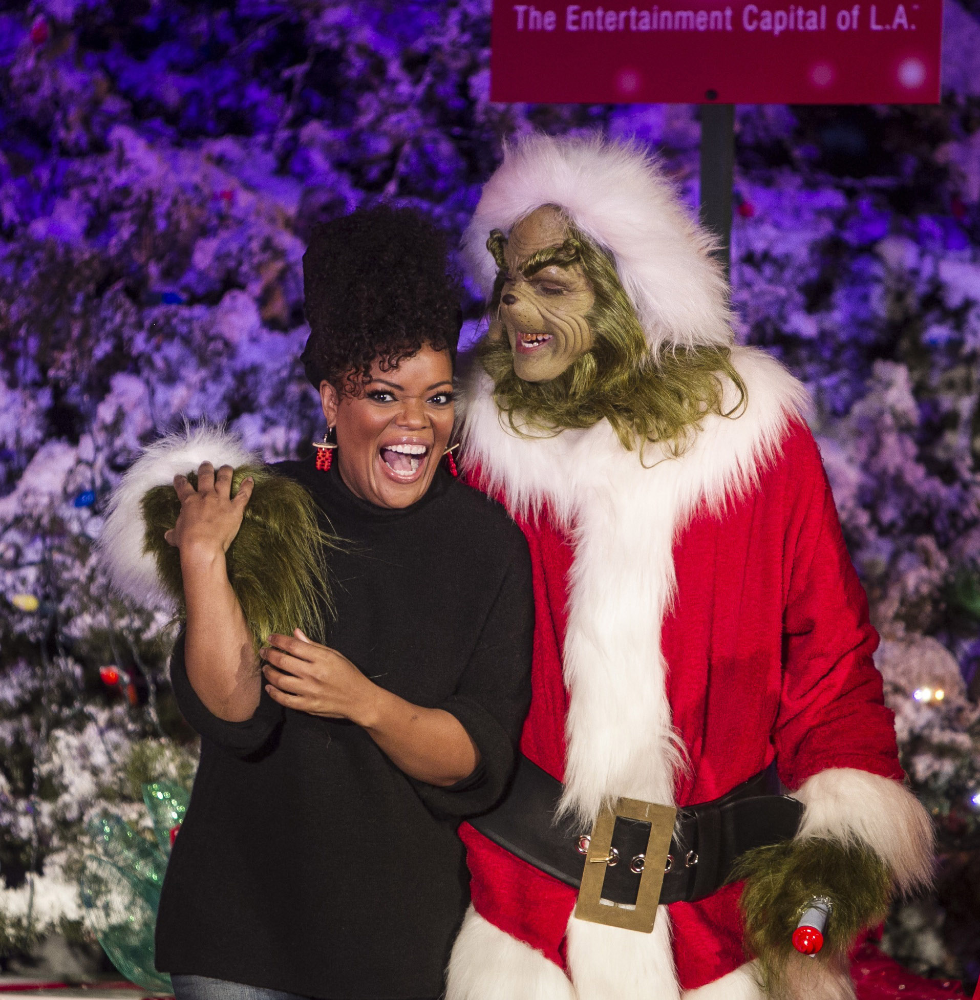 Exclusive: CS4U Attends Grinchmas Tree Lighting! (@unistudios)