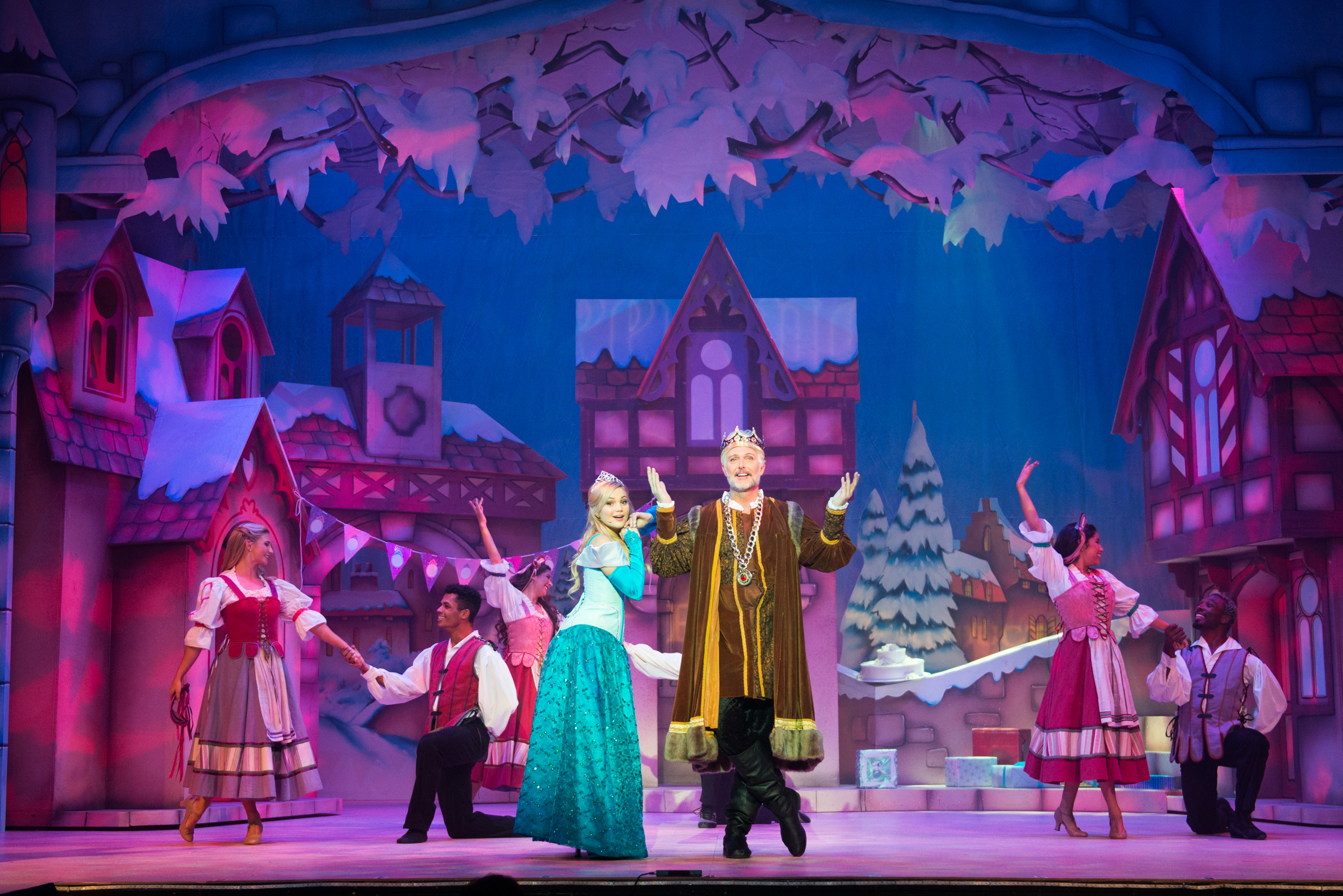 CS4U Checks Out Lythgoe Family Productions’ “Sleeping Beauty and Her Winter Knight” on Opening Night! (@olivia_holt @PasPlayhouse)