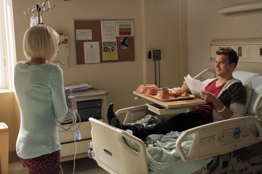 Italia Ricci Talks “Chasing Life” Christmas Special Airing Tonight – Read the Q&A!