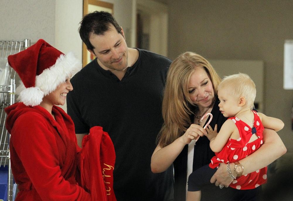 Italia Ricci Talks “Chasing Life” Christmas Special Airing Tonight – Read the Q&A!