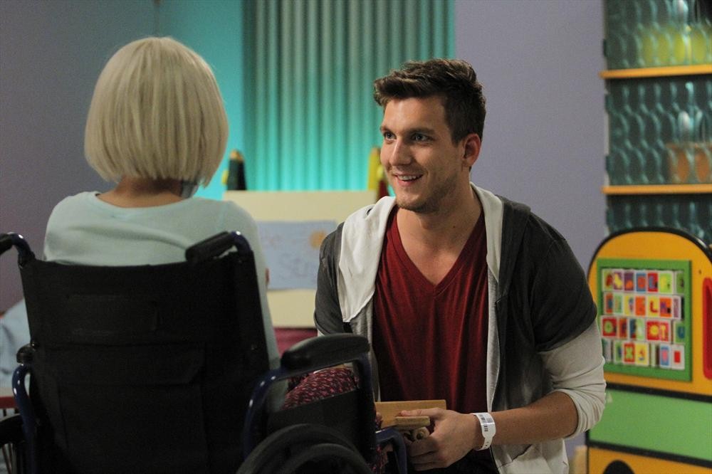 Italia Ricci Talks “Chasing Life” Christmas Special Airing Tonight – Read the Q&A!