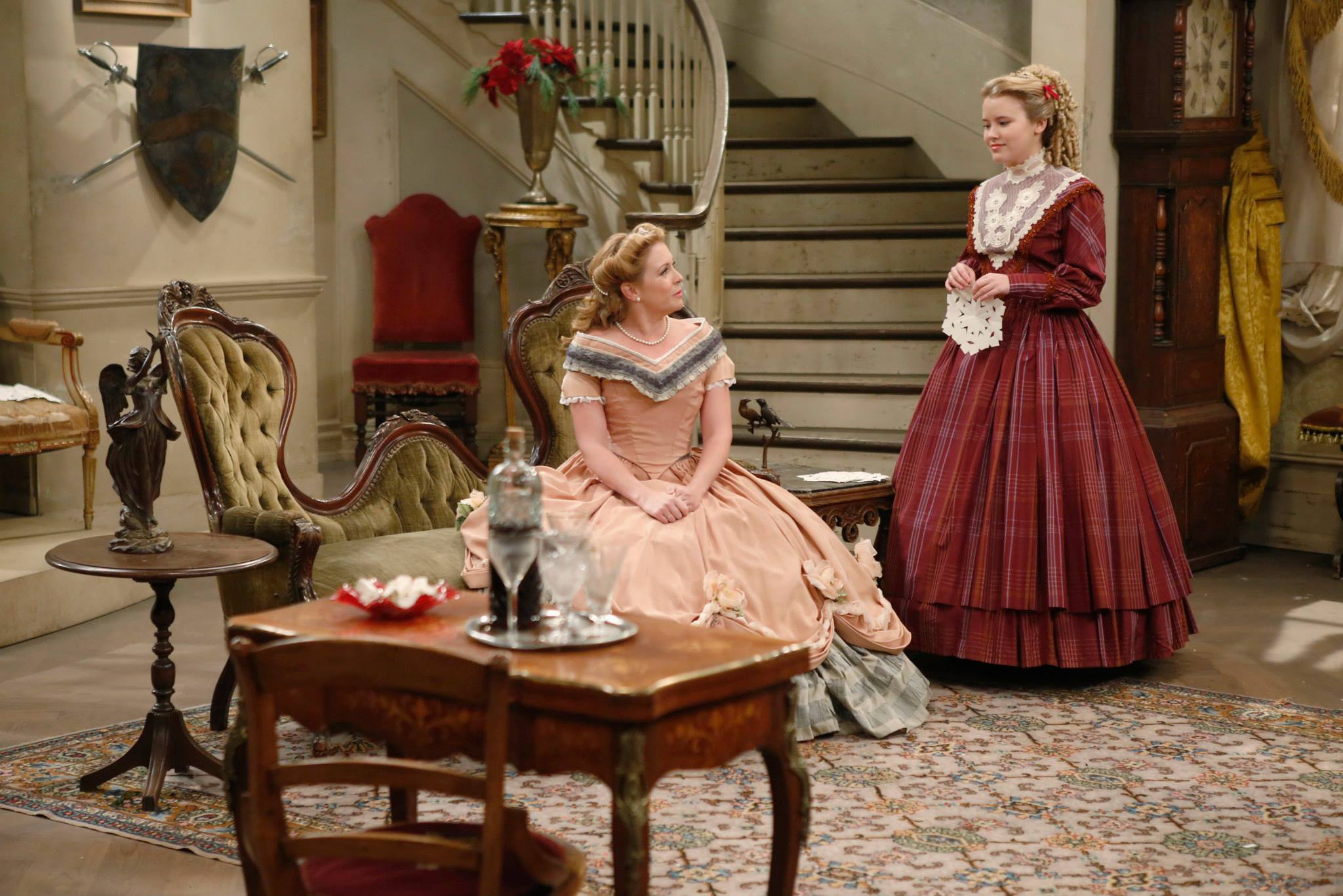 Melissa Joan Hart Talks MELISSA & JOEY Christmas Special – Watch the Video!