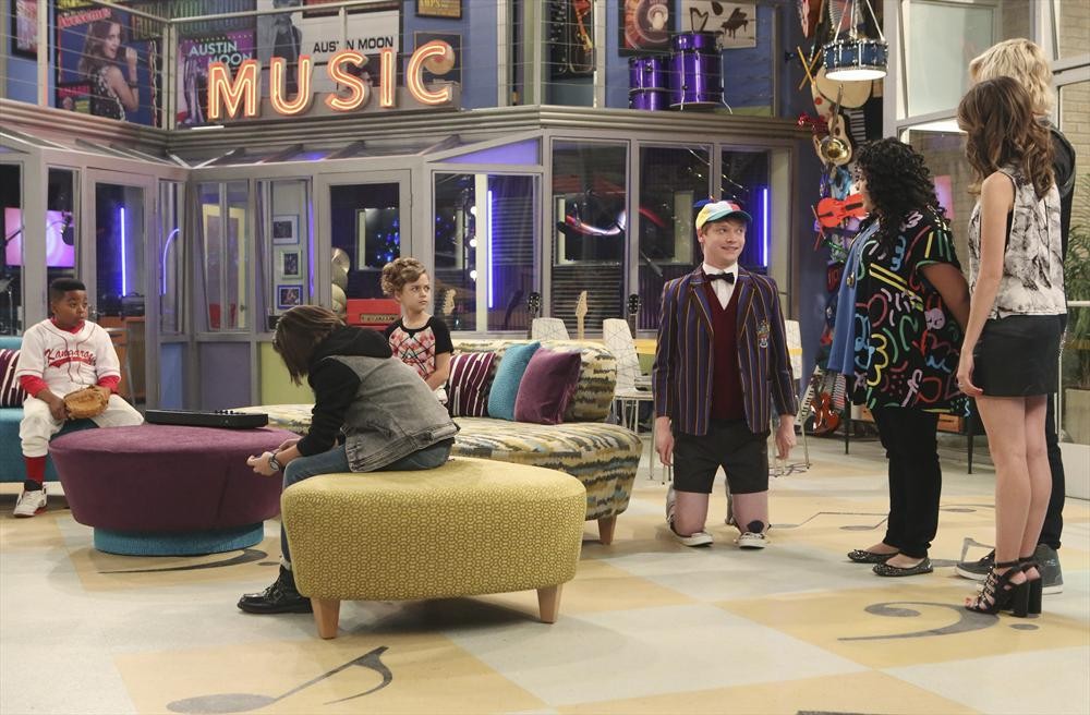 New Episode of Austin & Ally Tonight! – Check out the Pics!