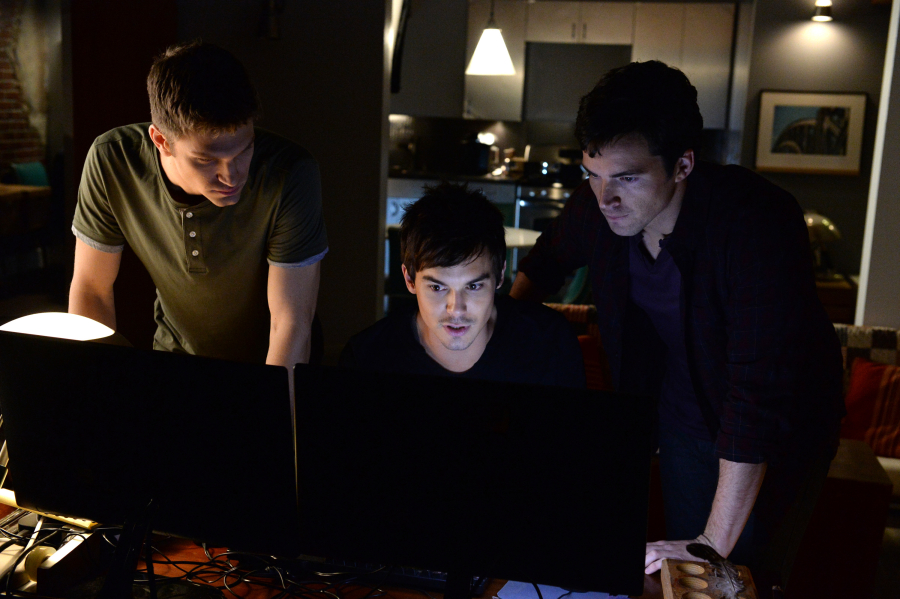 We FINALLY Find Out Who “A” is on Tonight’s #PrettyLittleLiars – Watch a Clip! #BigAReveal